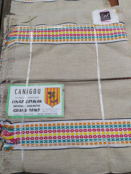 New table service 8 seats with towels