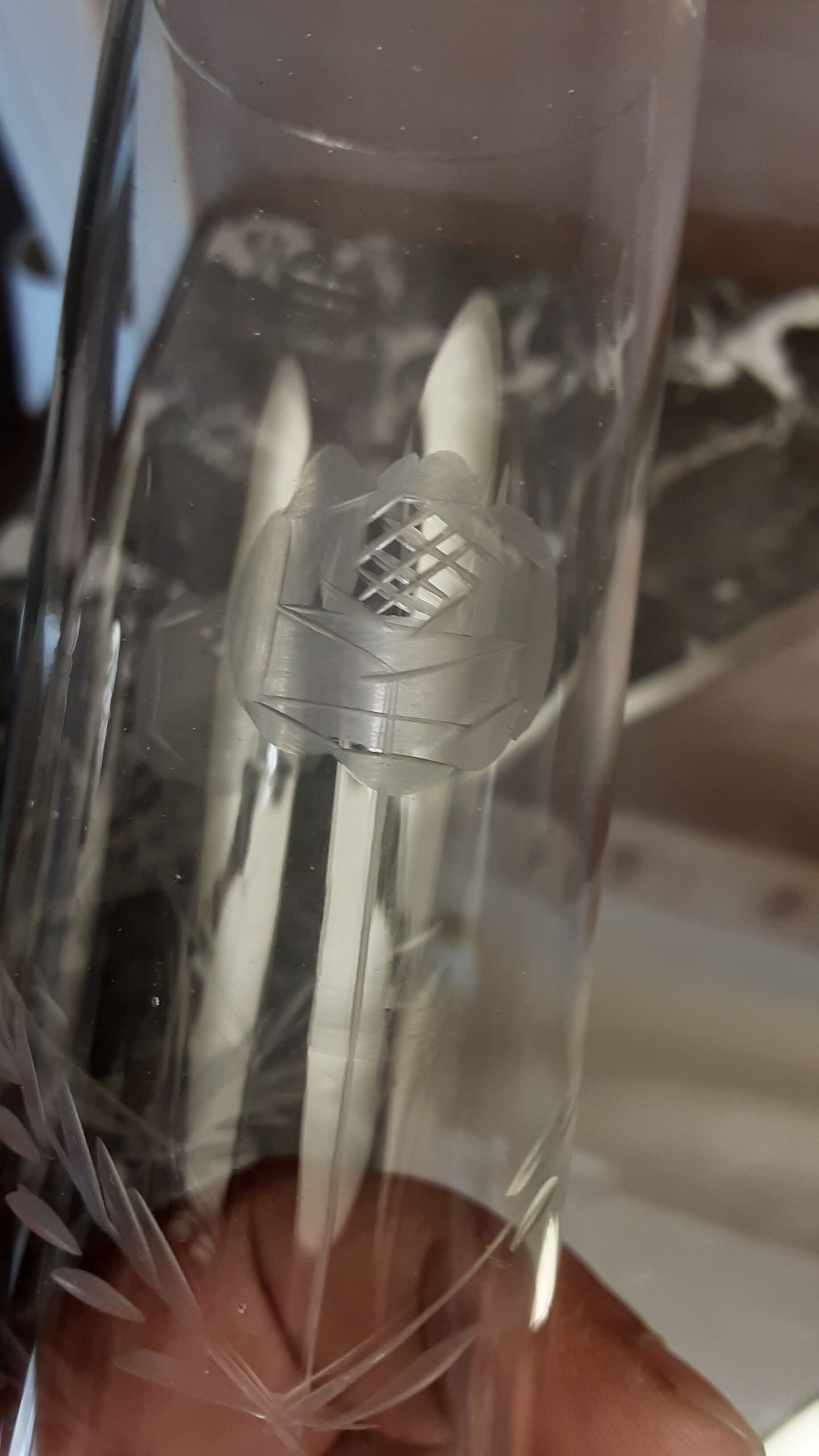 Chissed glass soliflore vase
