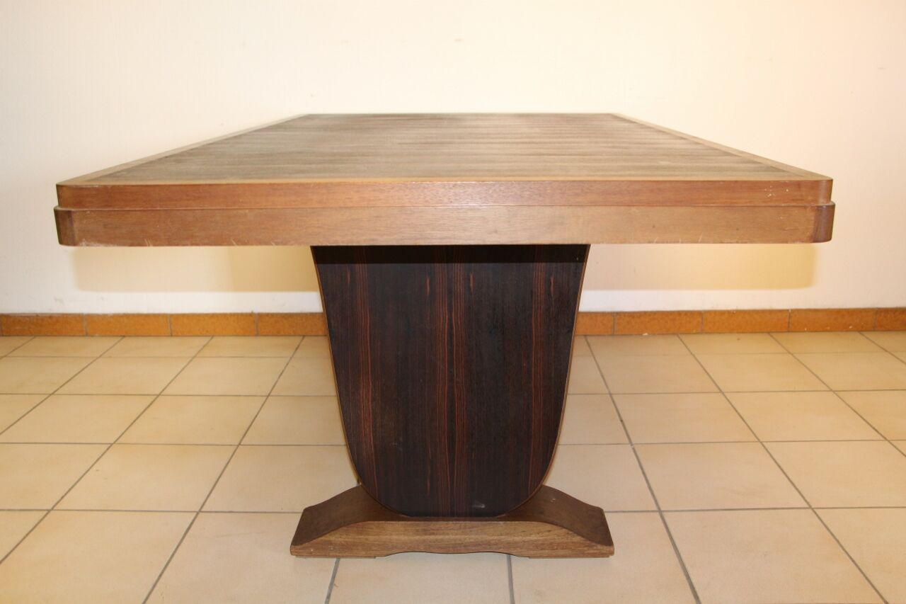 Art deco table in Macassar ebony