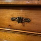 Solid wood dresser – classic style – very good condition