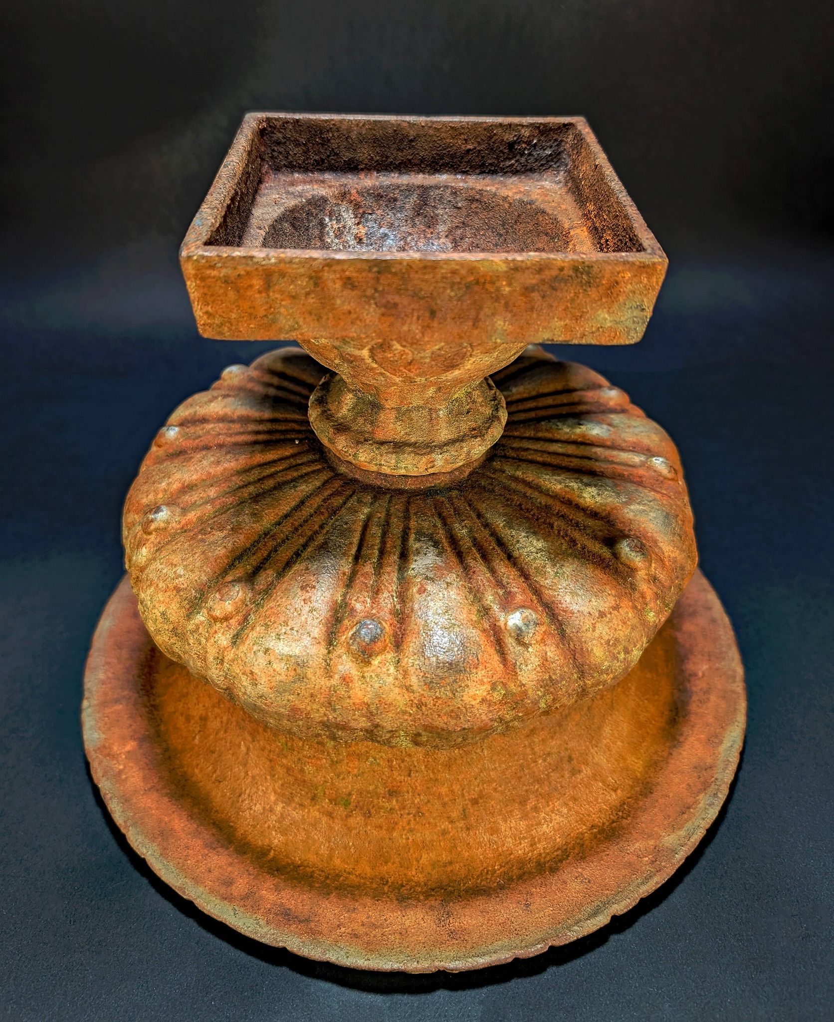 Old Cast Iron Planter – Medici Basin on Stand – 27 cm – 5.5 kg