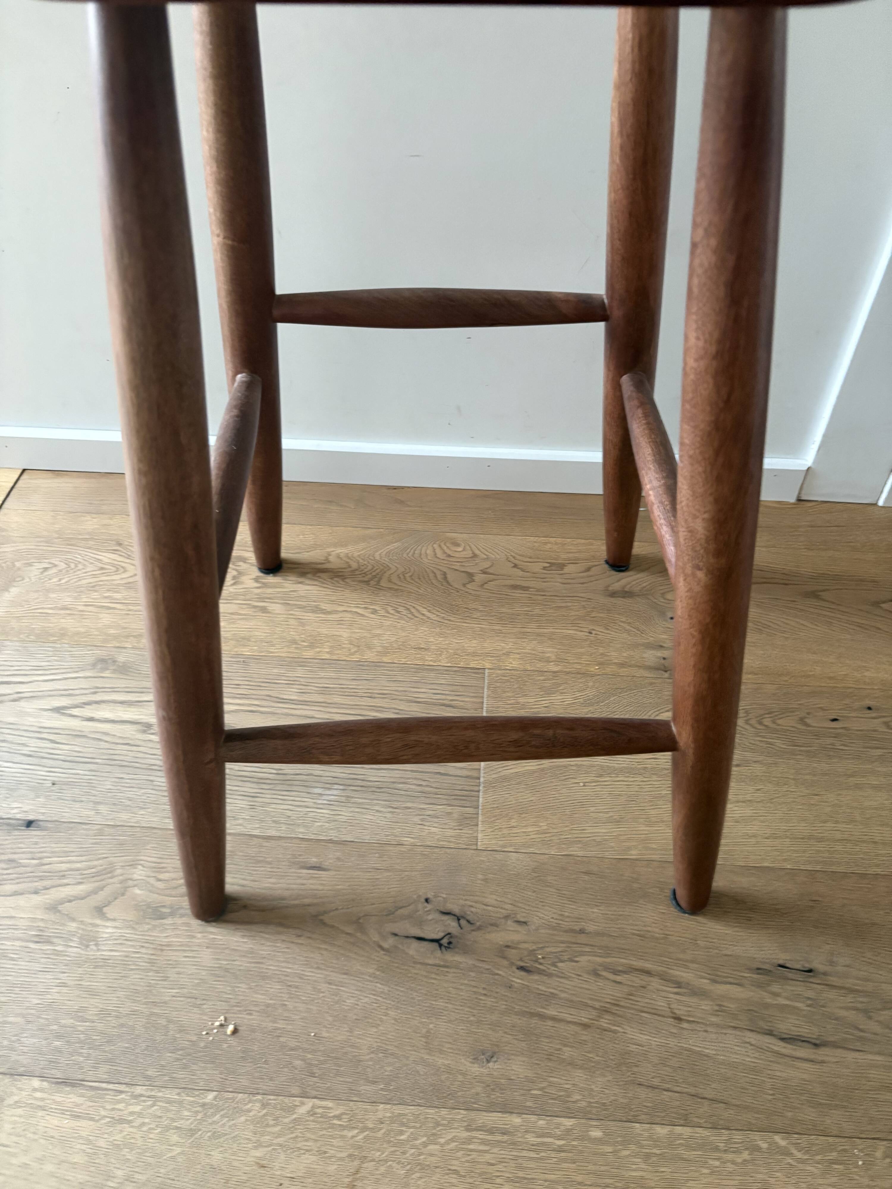 Tabouret  wabi sabi en bois massif