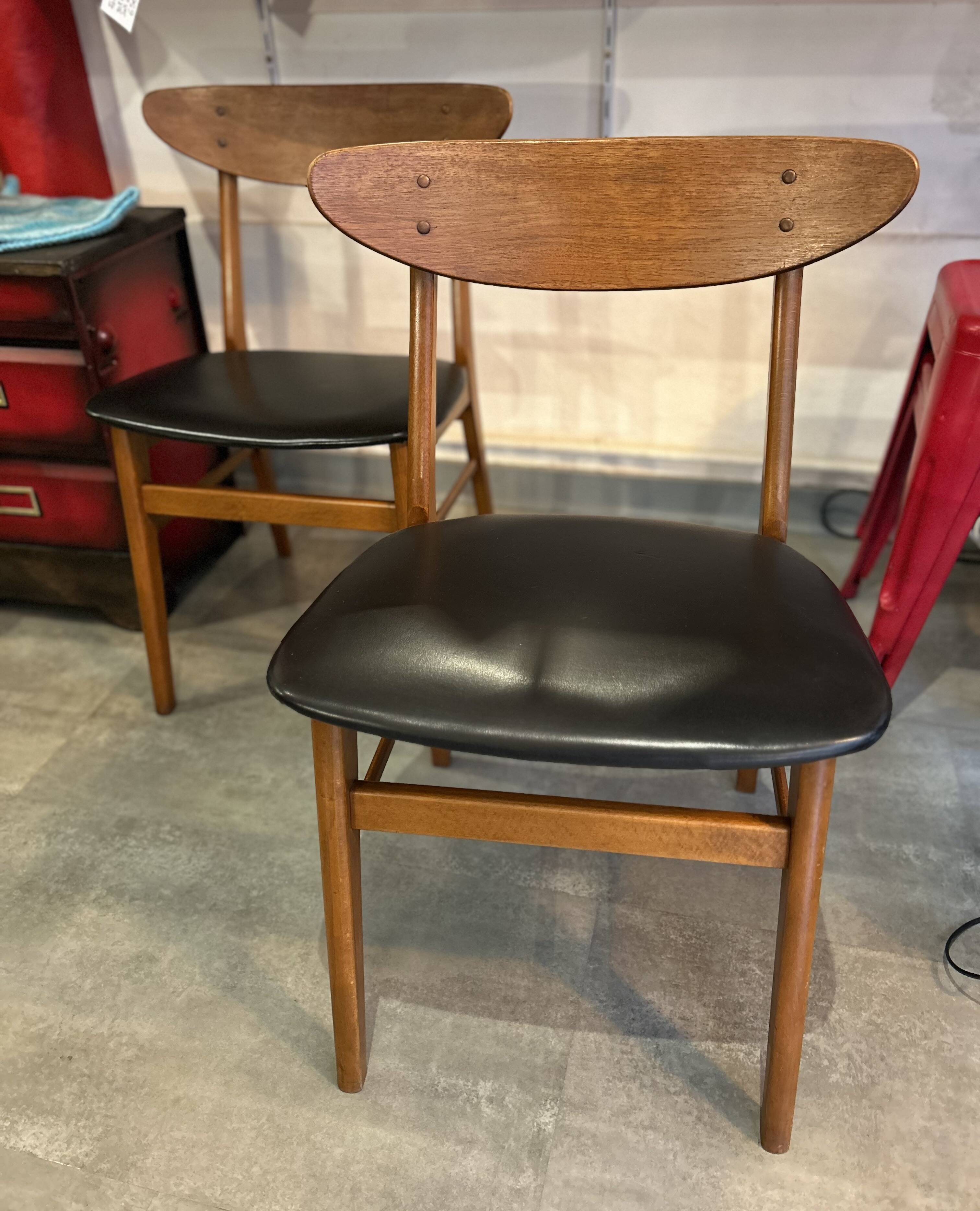Pair of Danish Scandinavian chairs from the 1960s