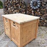 Central island / Saucepan storage unit