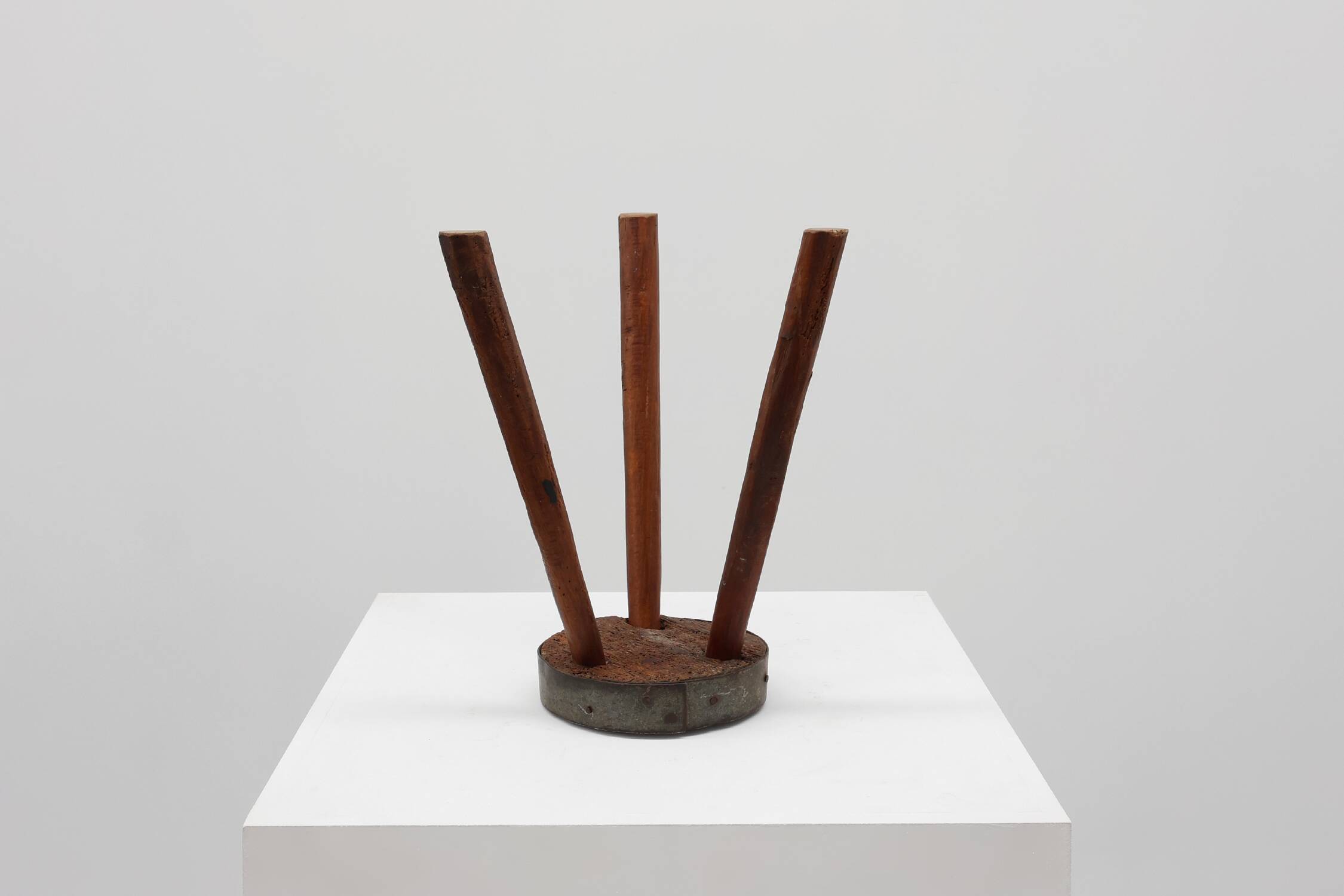 Brutalist French solid oak tripod stool with metal rim, 1850s