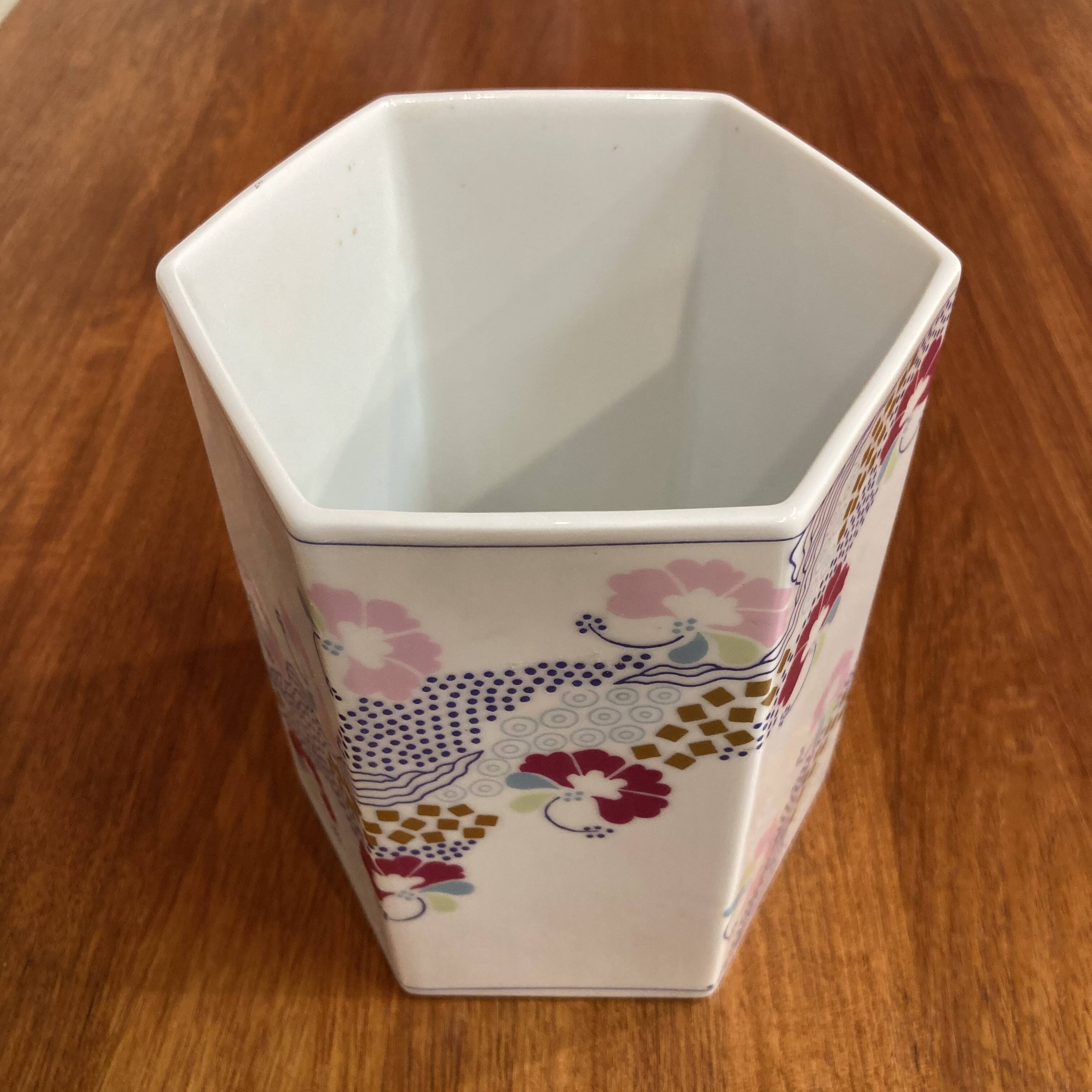 Set of five Scandinavian design ceramics.