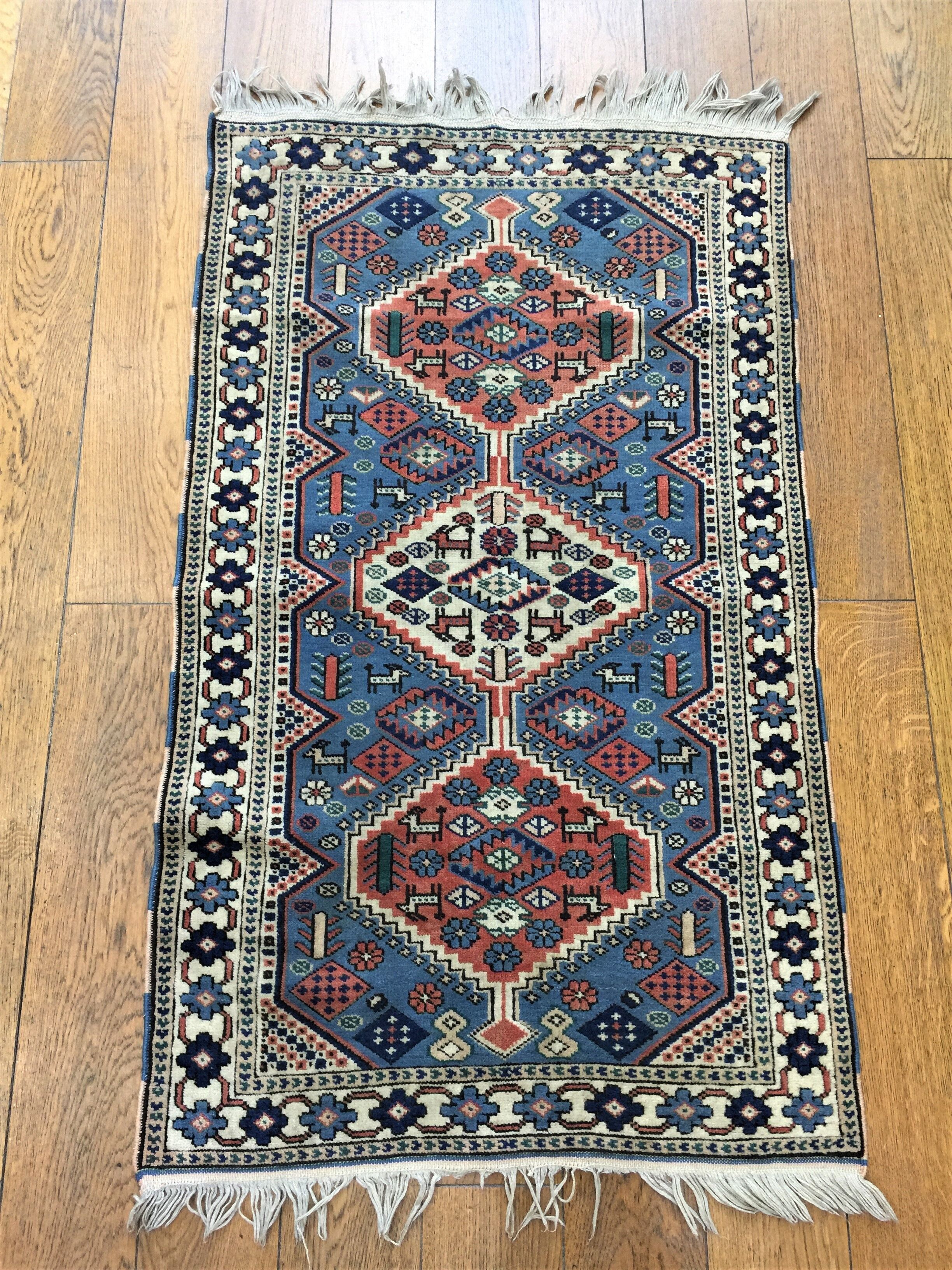 Hand-knotted Persian rug 125x74cm