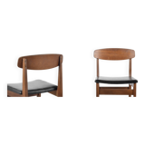 Ensemble de 4 chaises en teck et similicuir du milieu du siècle.