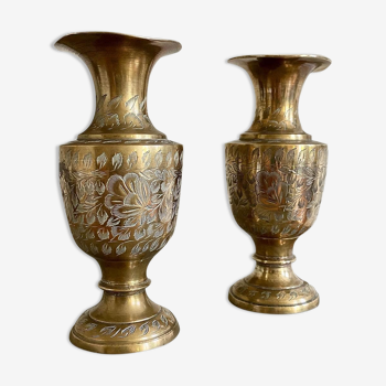 Lot de deux vases en laiton