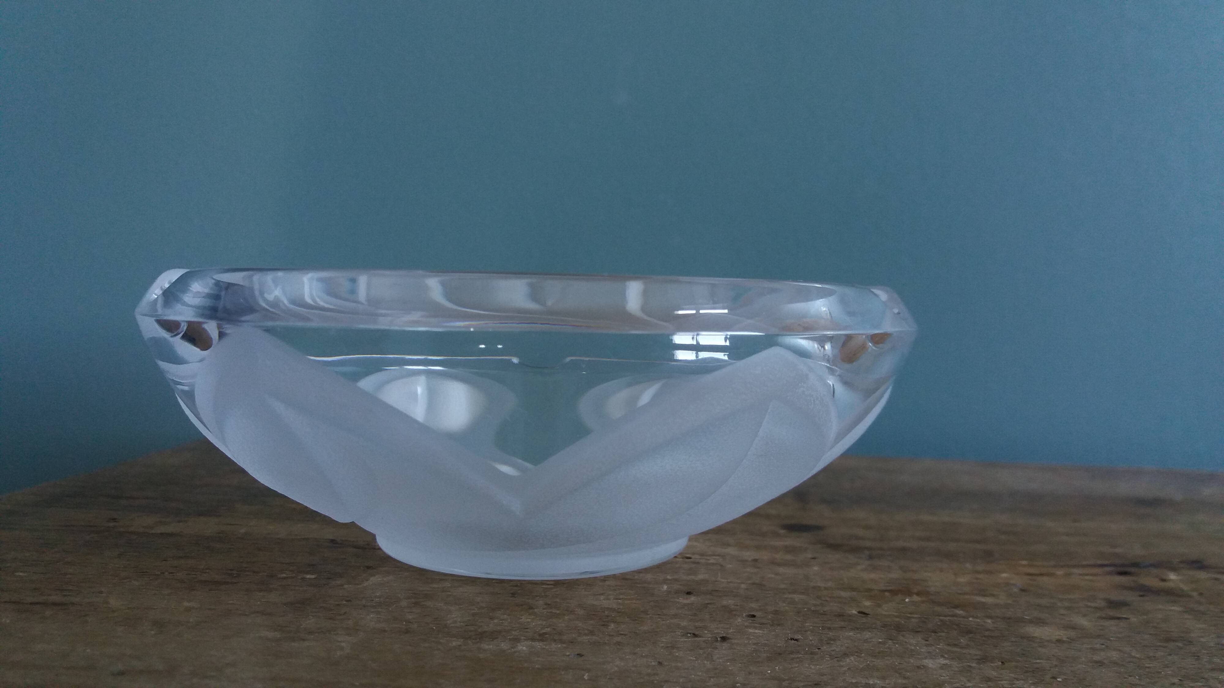 Crystal ashtray, flower shape, water lily J.G. Durand, Cristal d’Arques