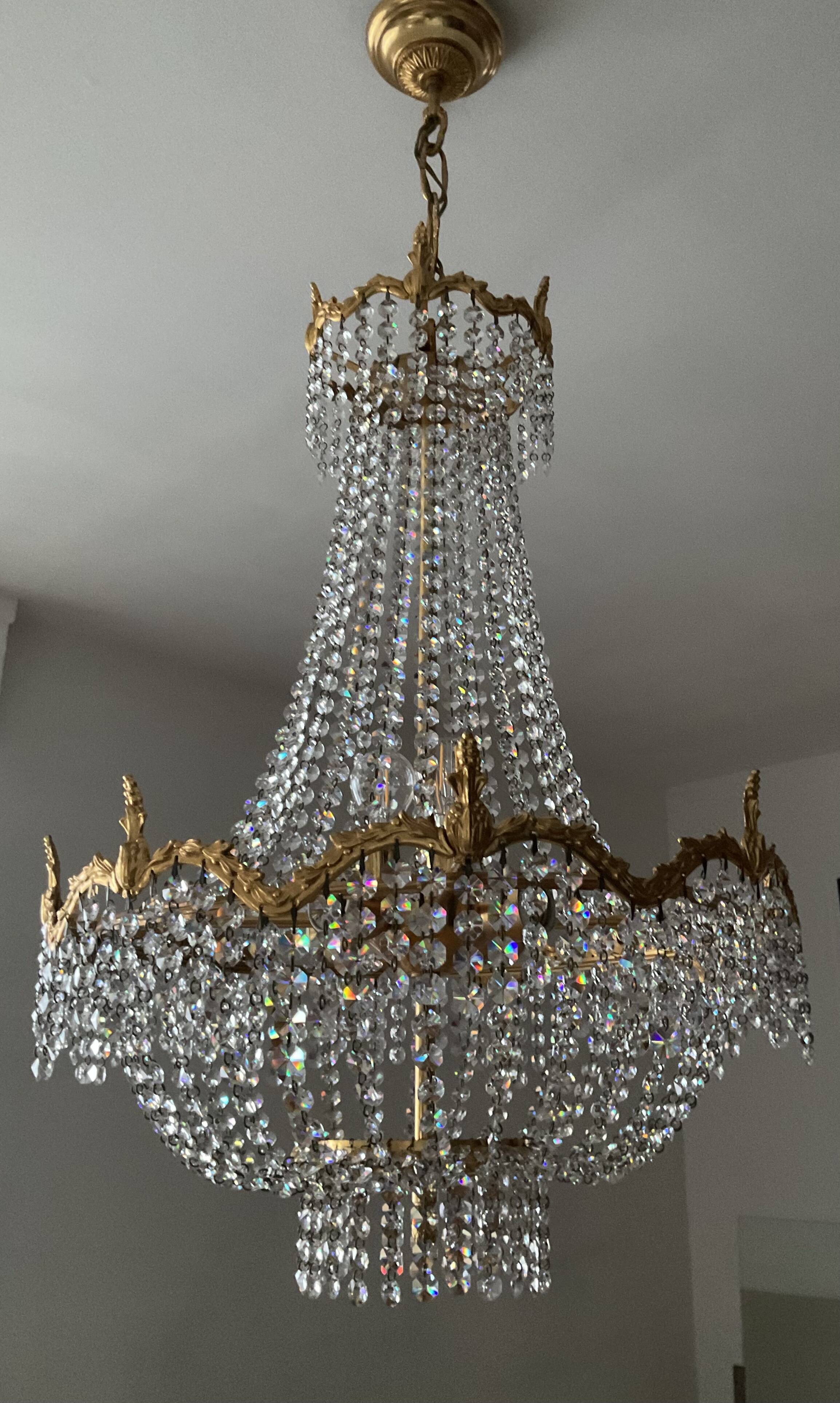 Balloon chandelier in bronze and crystal pendants