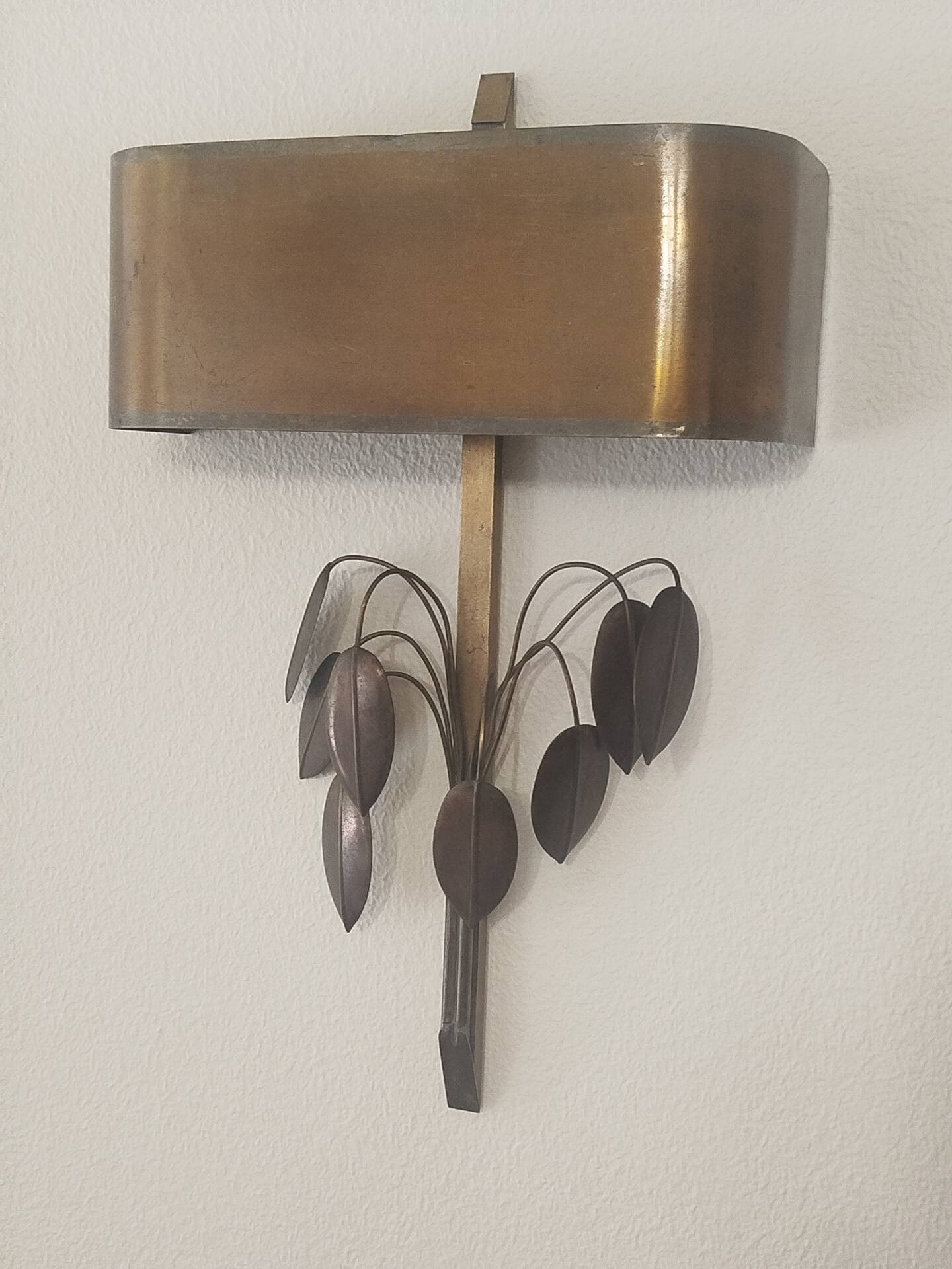 Vintage wall light Maison Charles – Brass leaves 1970s
