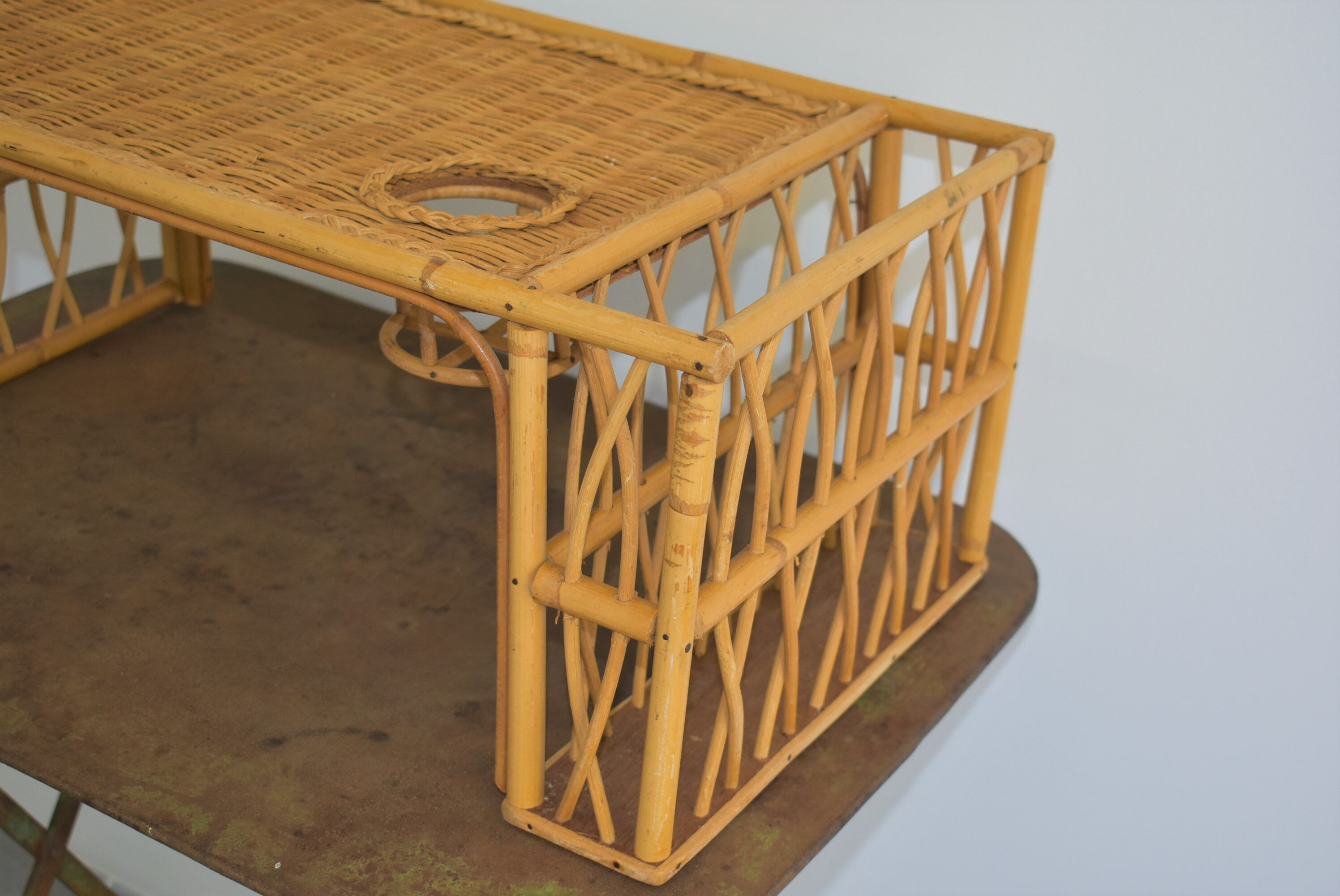 Rattan breakfast platter