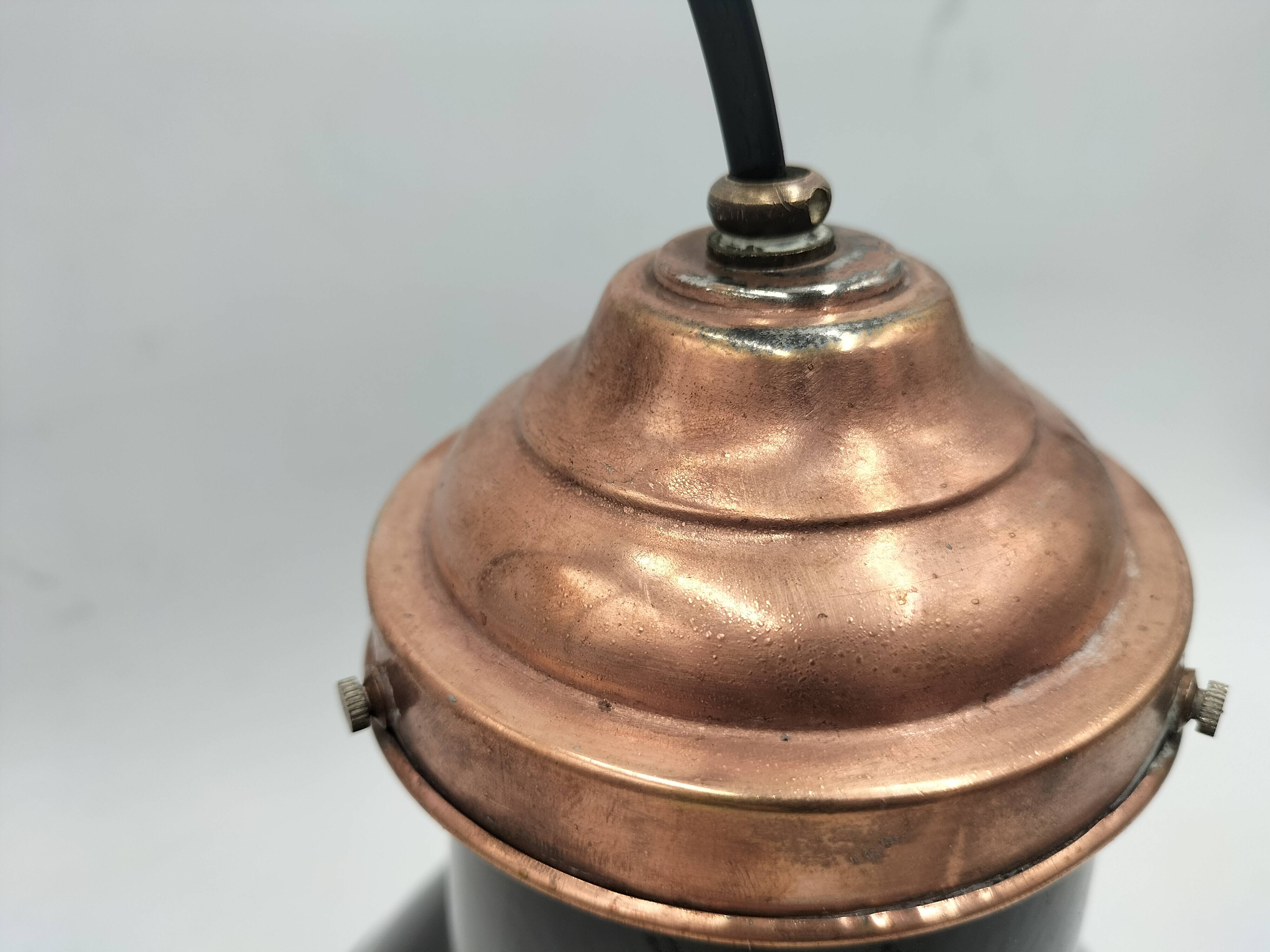 Industrial pendant light