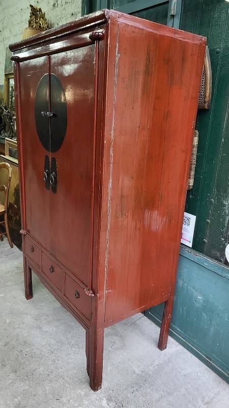 Small Asian lacquered wardrobe with 2 doors and 5 drawers.