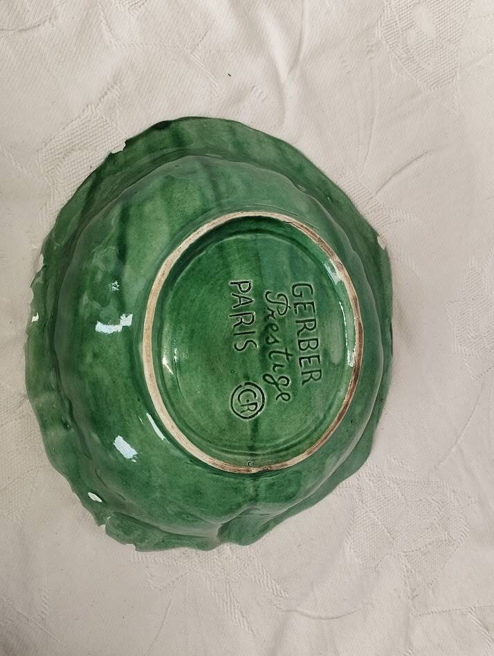 Large cabbage leaf plate Gerber – French barbotine – decorative piece