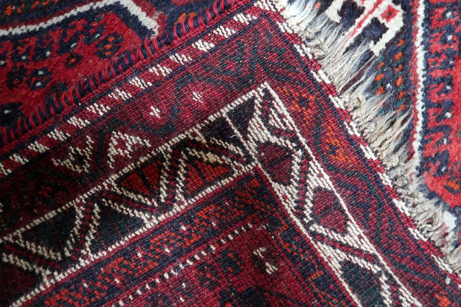 1930s Handmade Wool Rug with Three Medallions, 114 × 159 cm - 1C1294