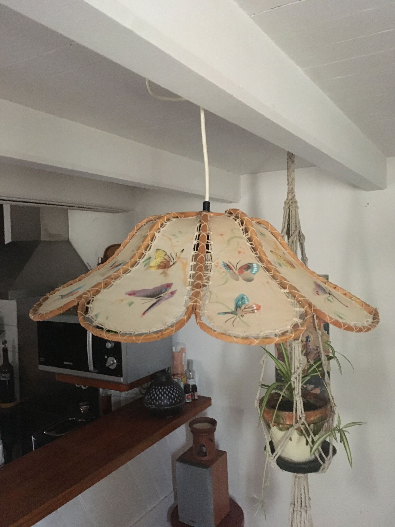 Suspension flower fabric and wood.