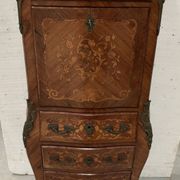 Louis XV style lady's secretary in light wood marquetry, 20th century.