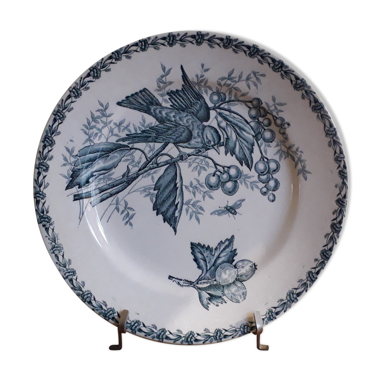 Flat plate in nimy earthenware bird decorations