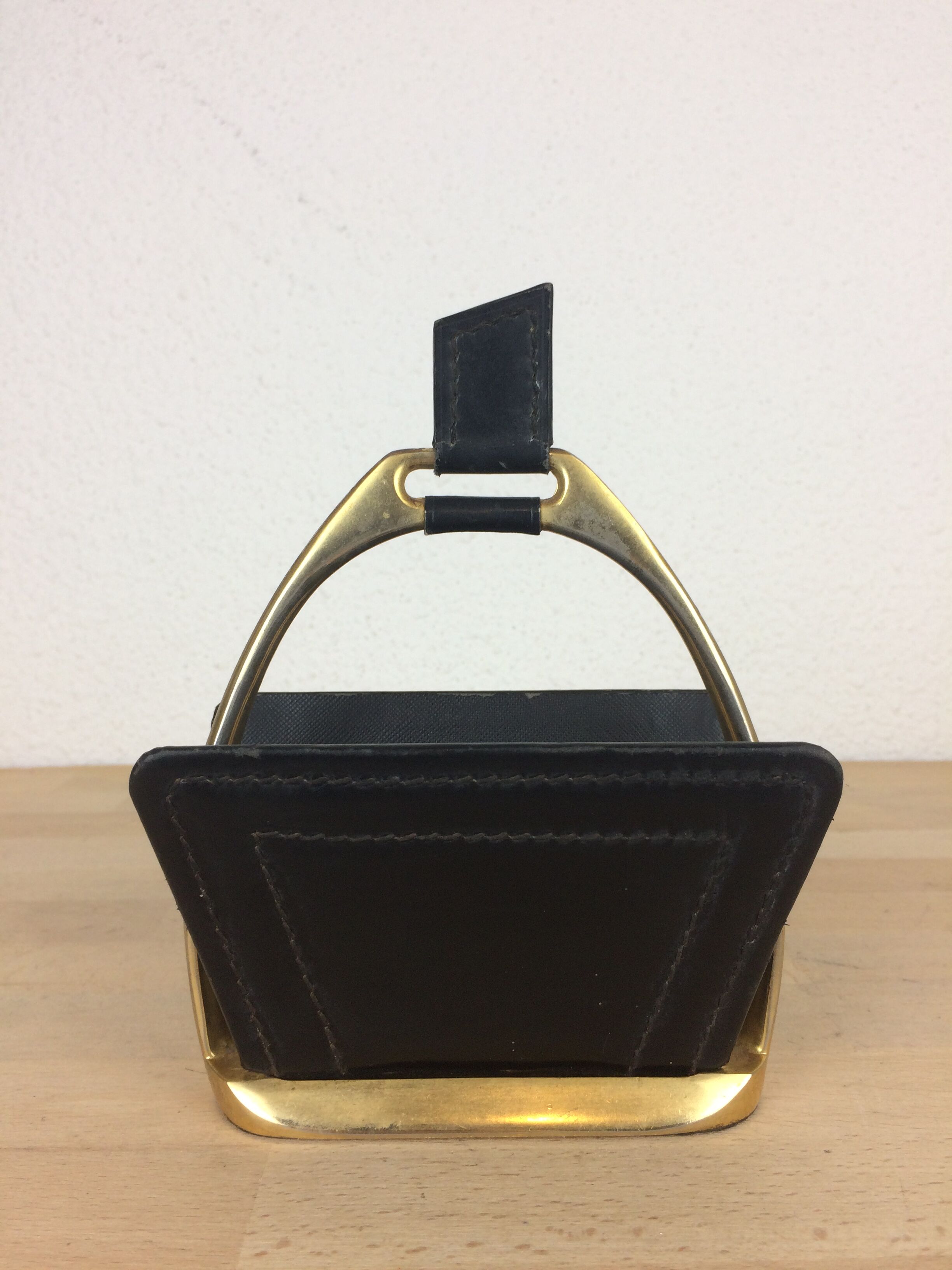 Longchamp letter holder in black leather and gold metal, 50s