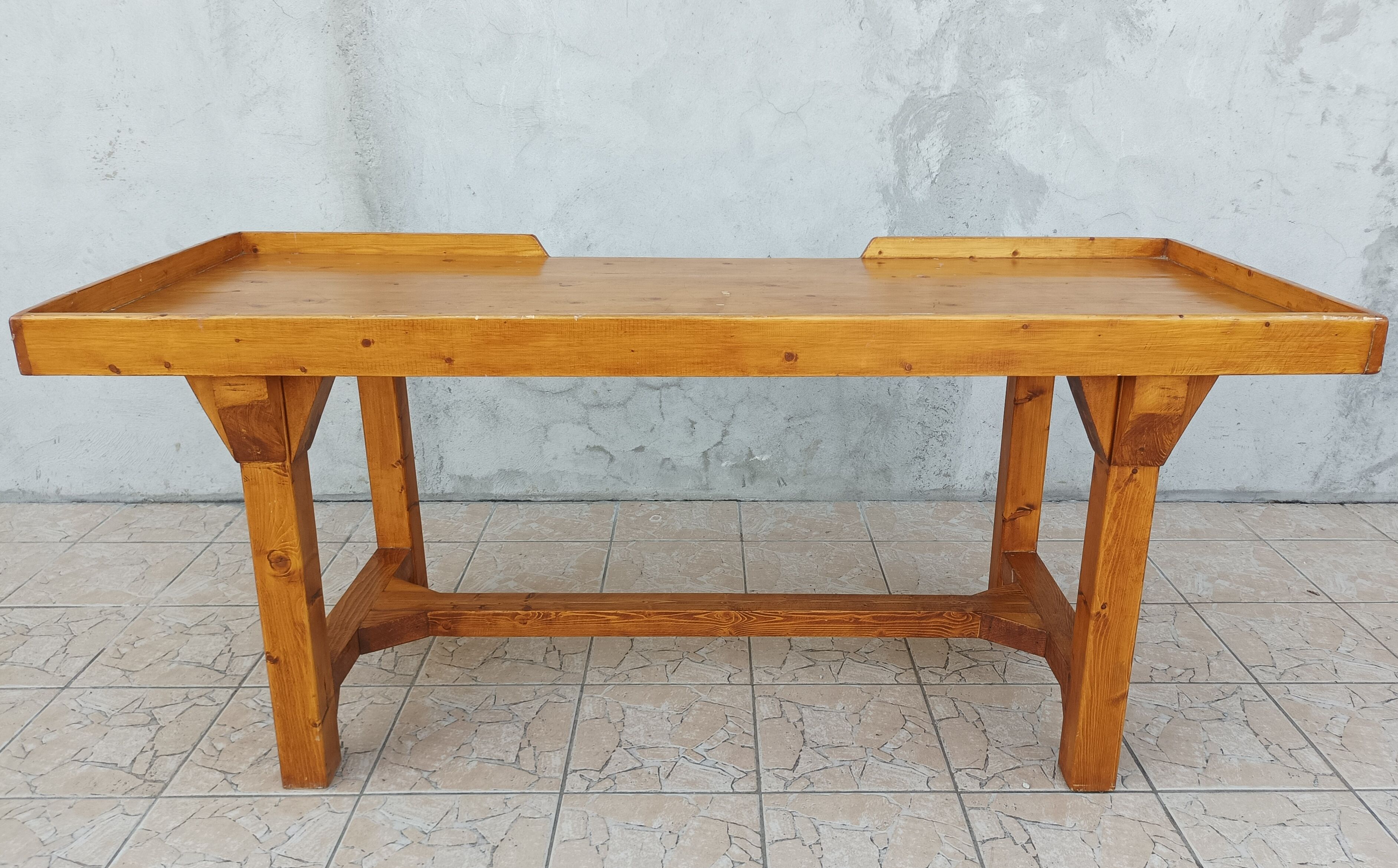 Vintage kitchen island loom table