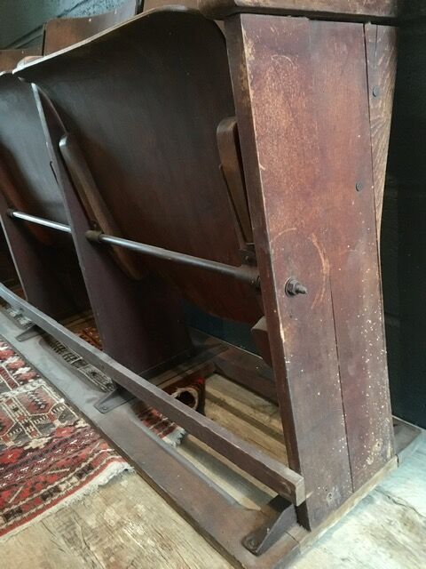 Rangée de 3 fauteuils de cinéma anciens