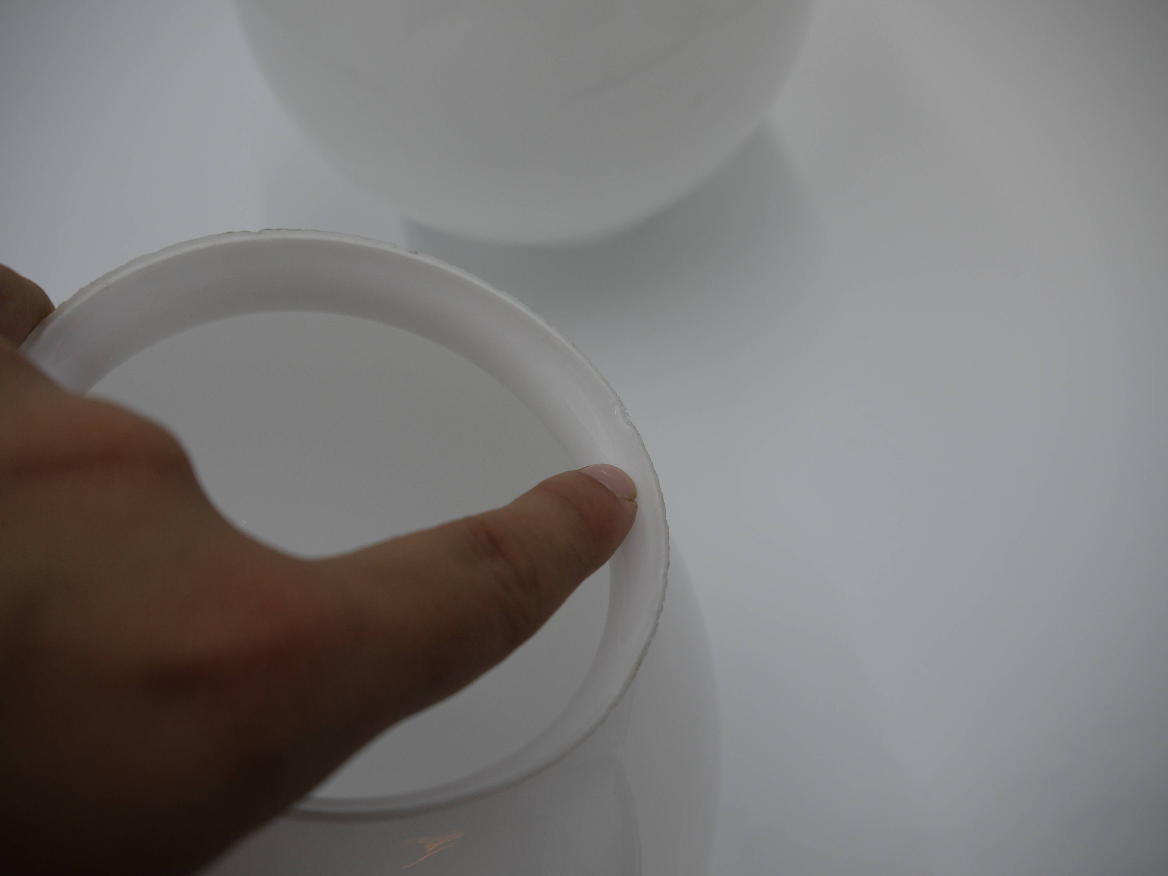 White glass globe ø20cm