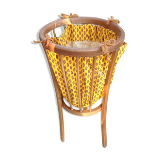 Tripod in curved wood sewing basket 60/70