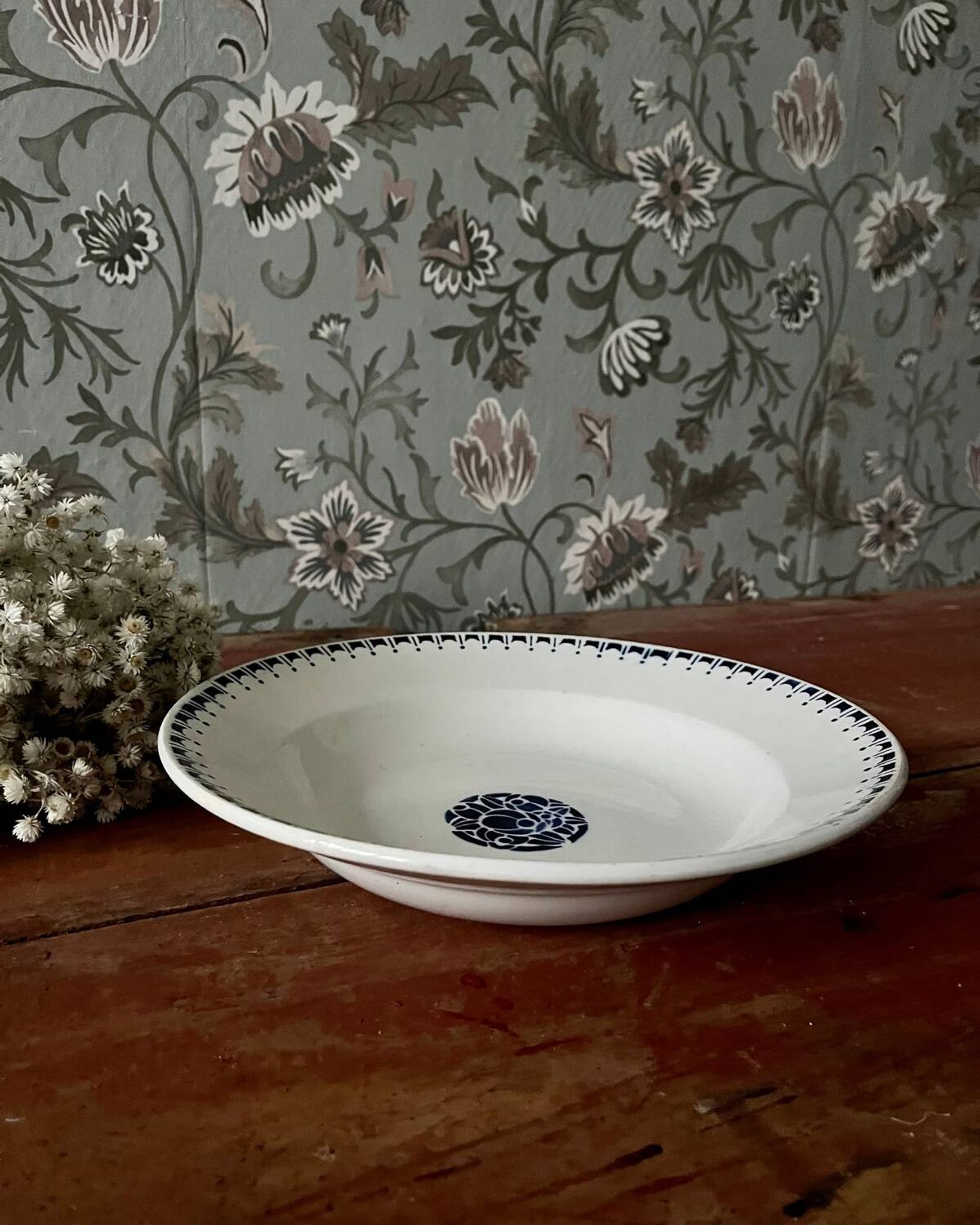 Saint Amand hollow round dish