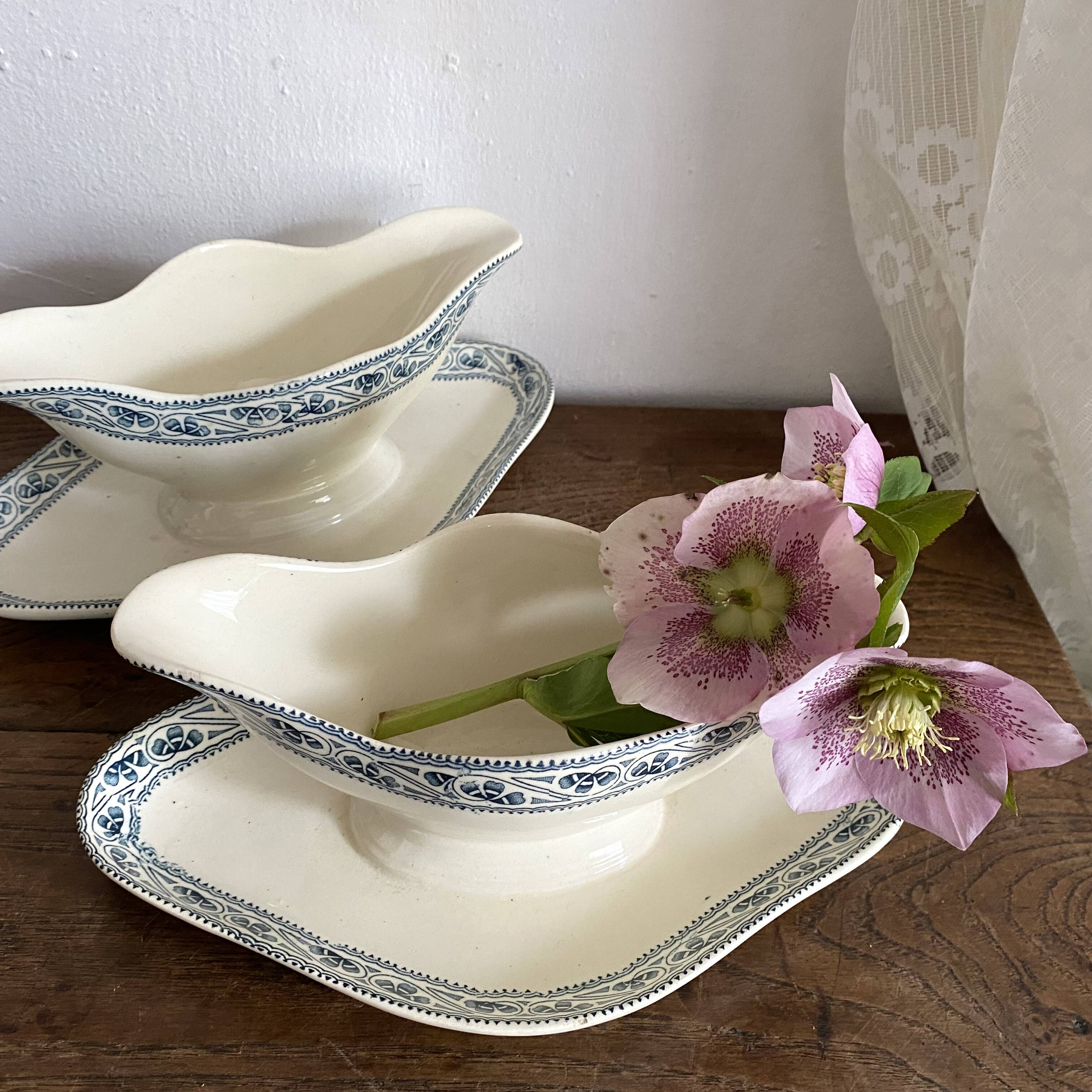 Choisy le roi "Champigny" iron clay sauceboats