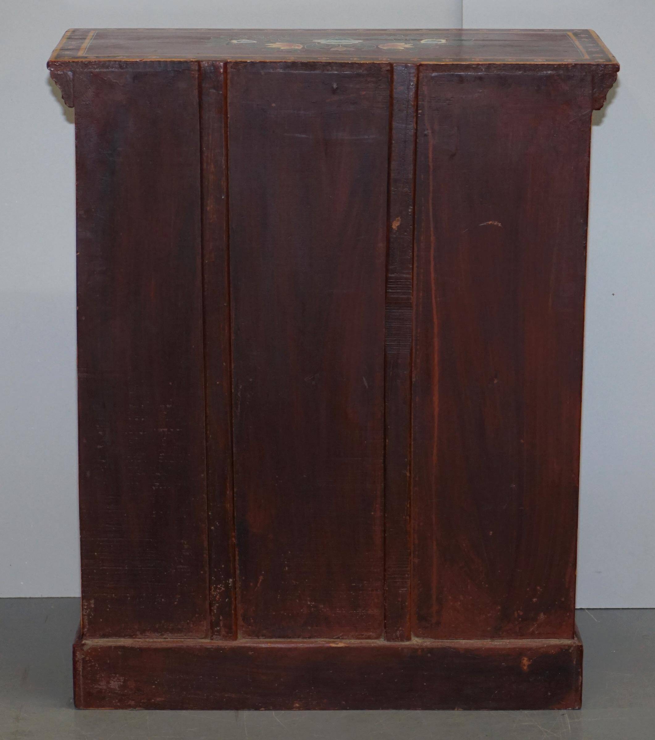 Buffet latéral peint à la main oriental circa 1900