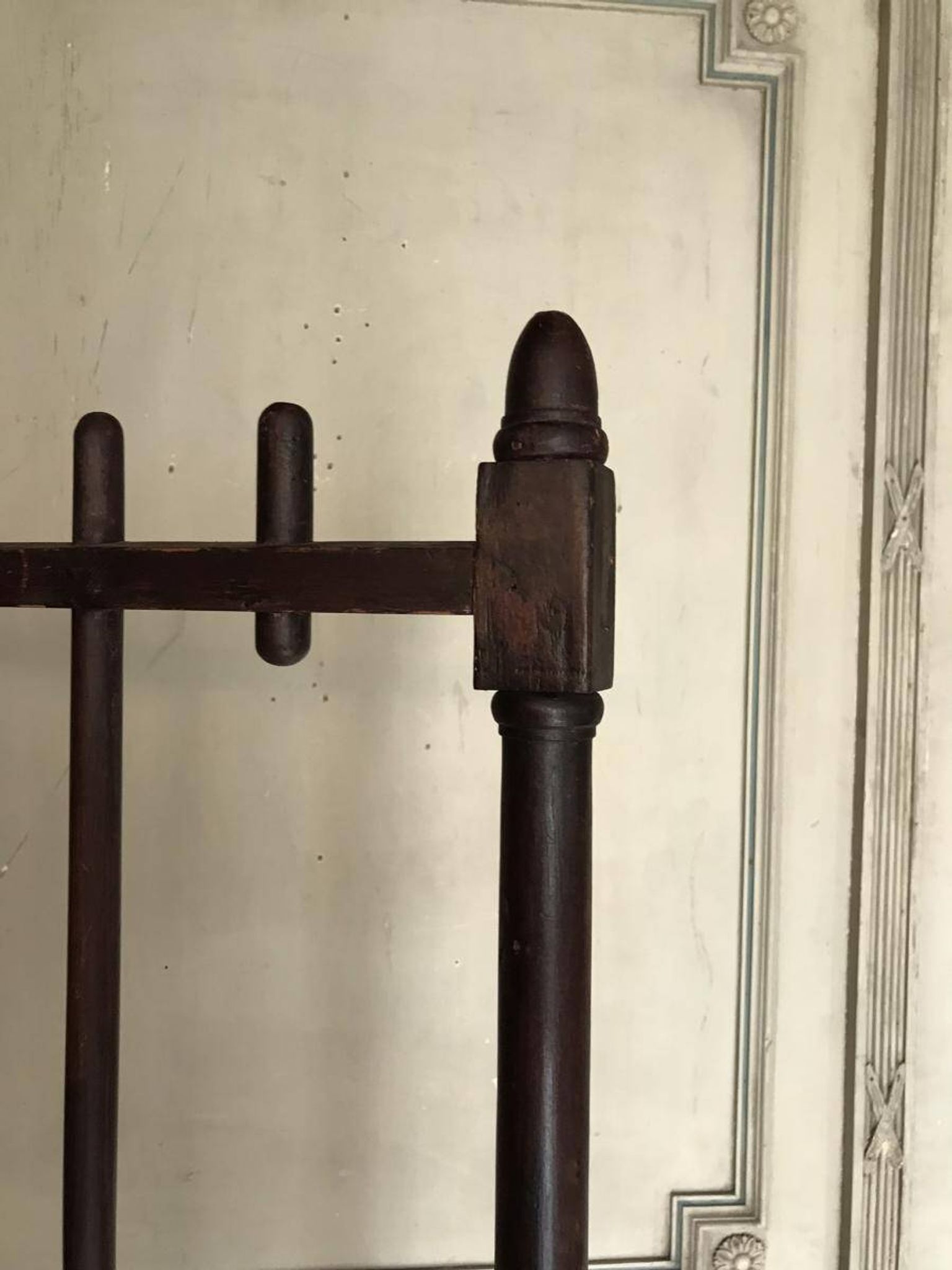 Paravent, clostra, grille en bois tourné