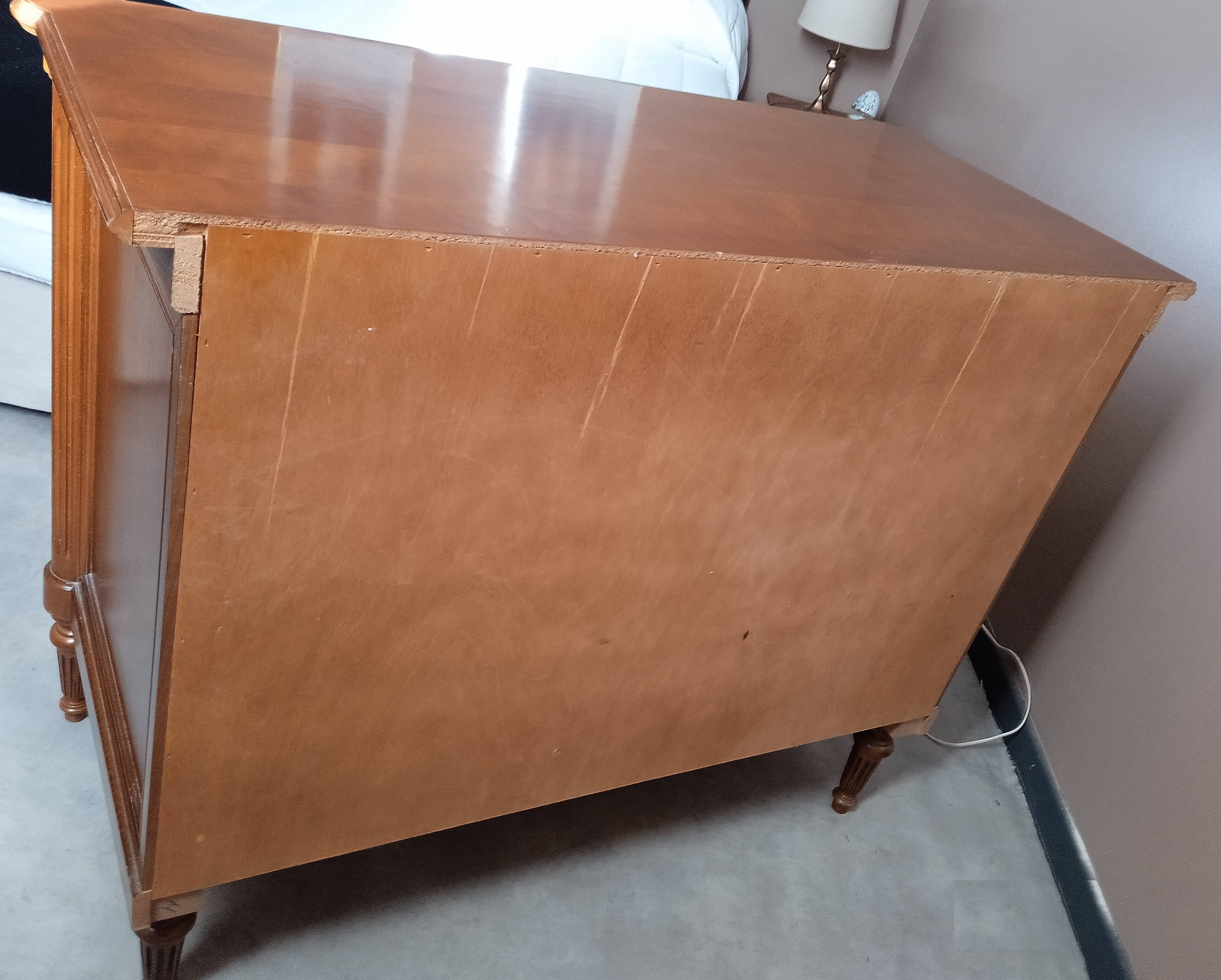 Commode 3 tiroirs de style Louis XVI
