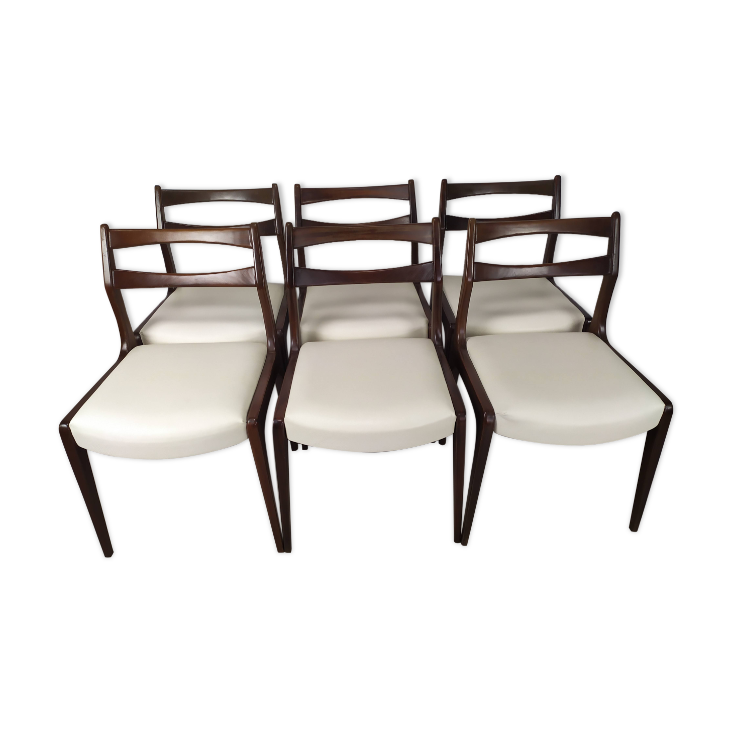 6 white leather Scandinavian chairs