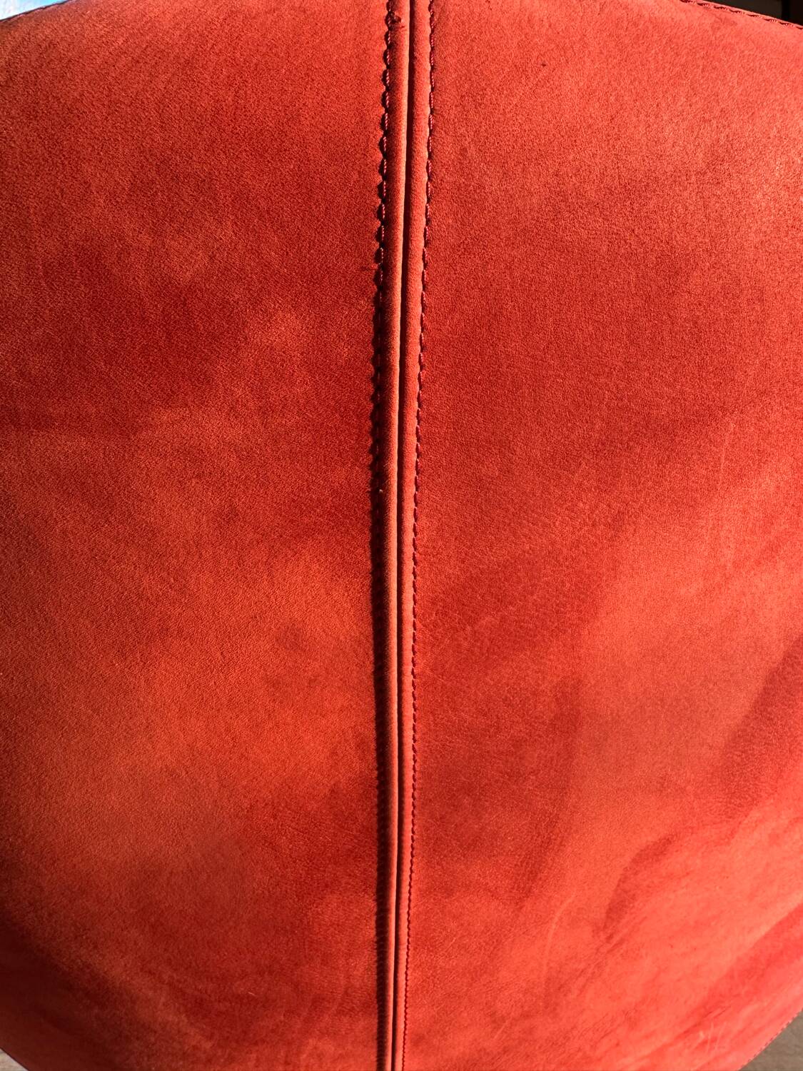 Papageno armchair leolux nubuk carmine red