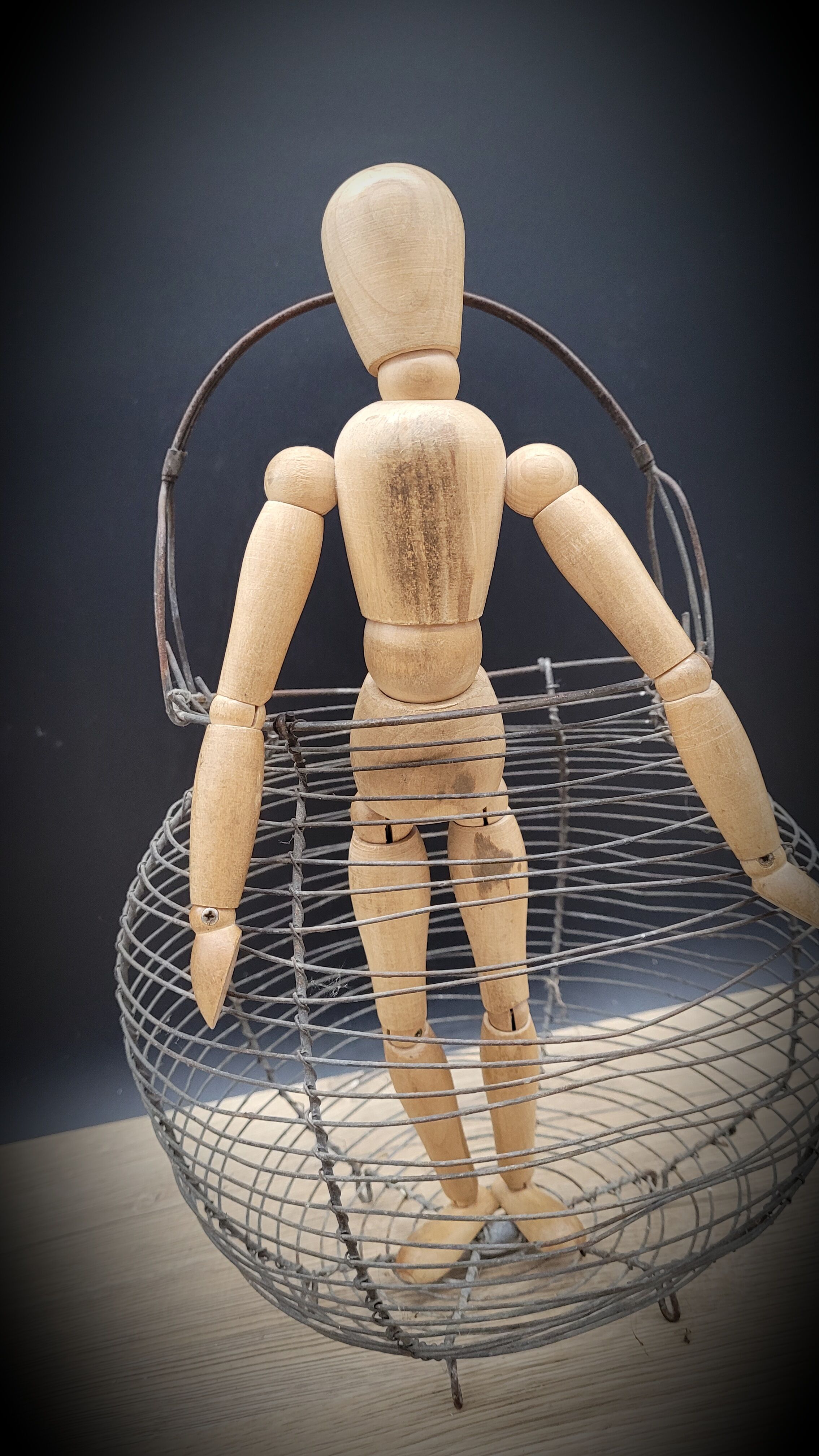 Basket braided metal salad