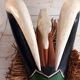 Masque tribal ancien en bois et fibre raphia