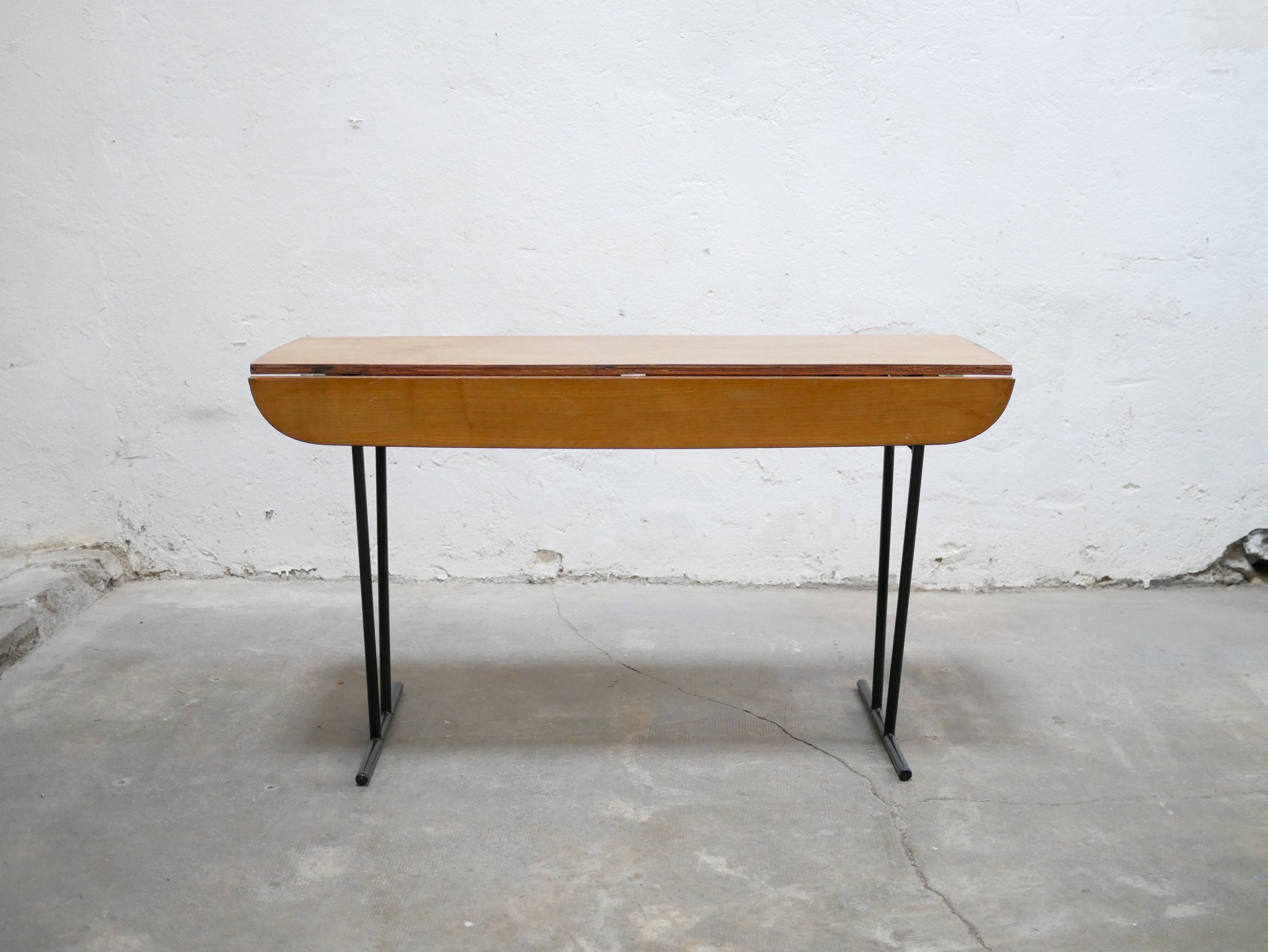 Table pliante vintage en bois et métal