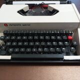 Machine à écrire Olympiette spécial