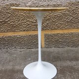 Side table Knoll by Saarinen