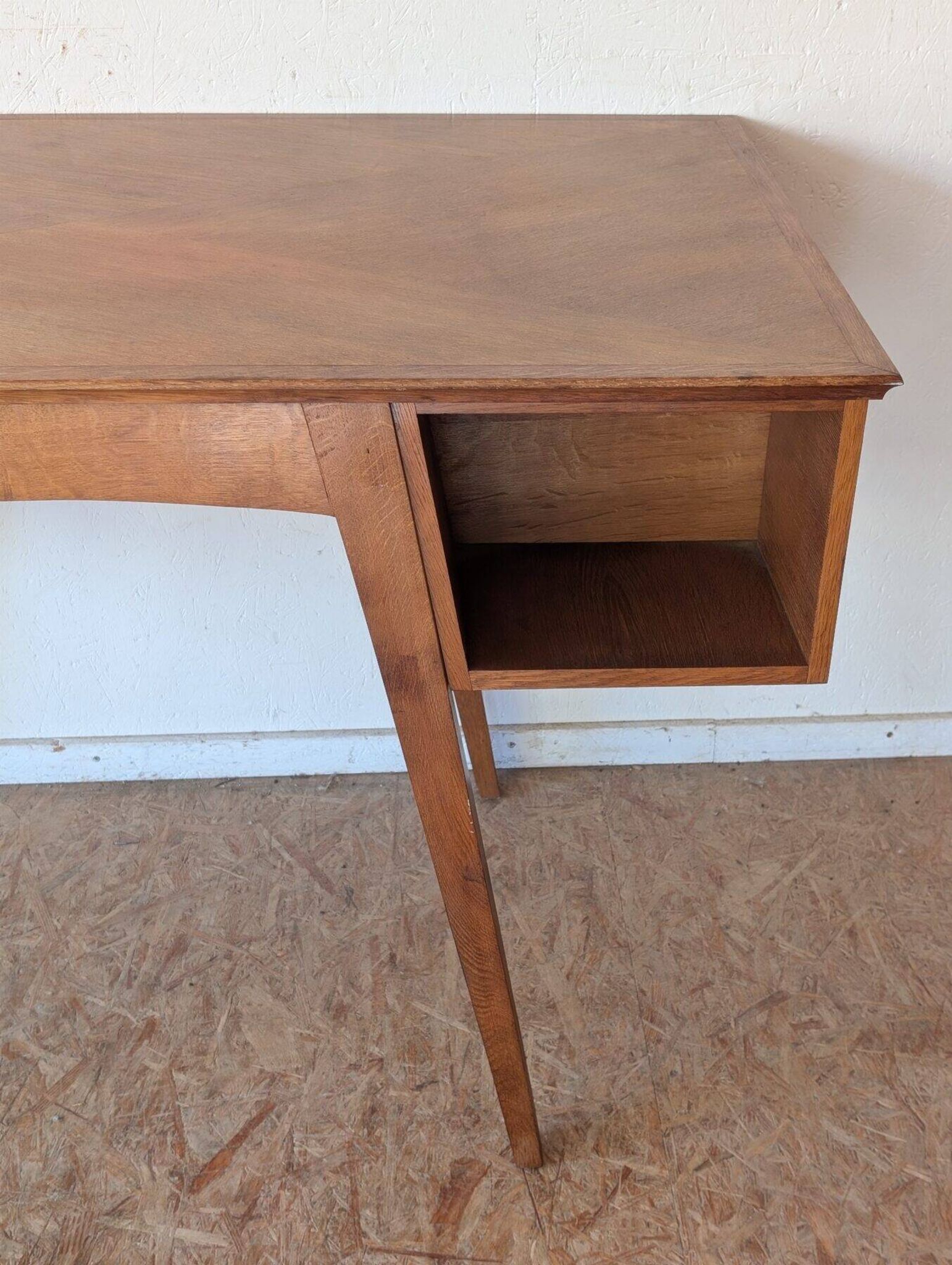 Bureau recto-verso chêne pieds compas des années 50