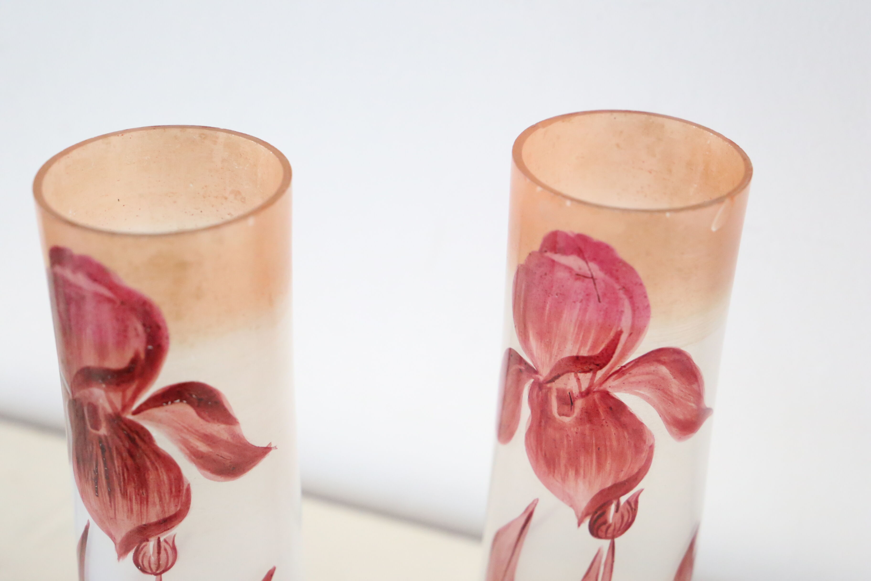 Pair of glass pastry vases, Iris decorations from the Nancy School, vintage Copy