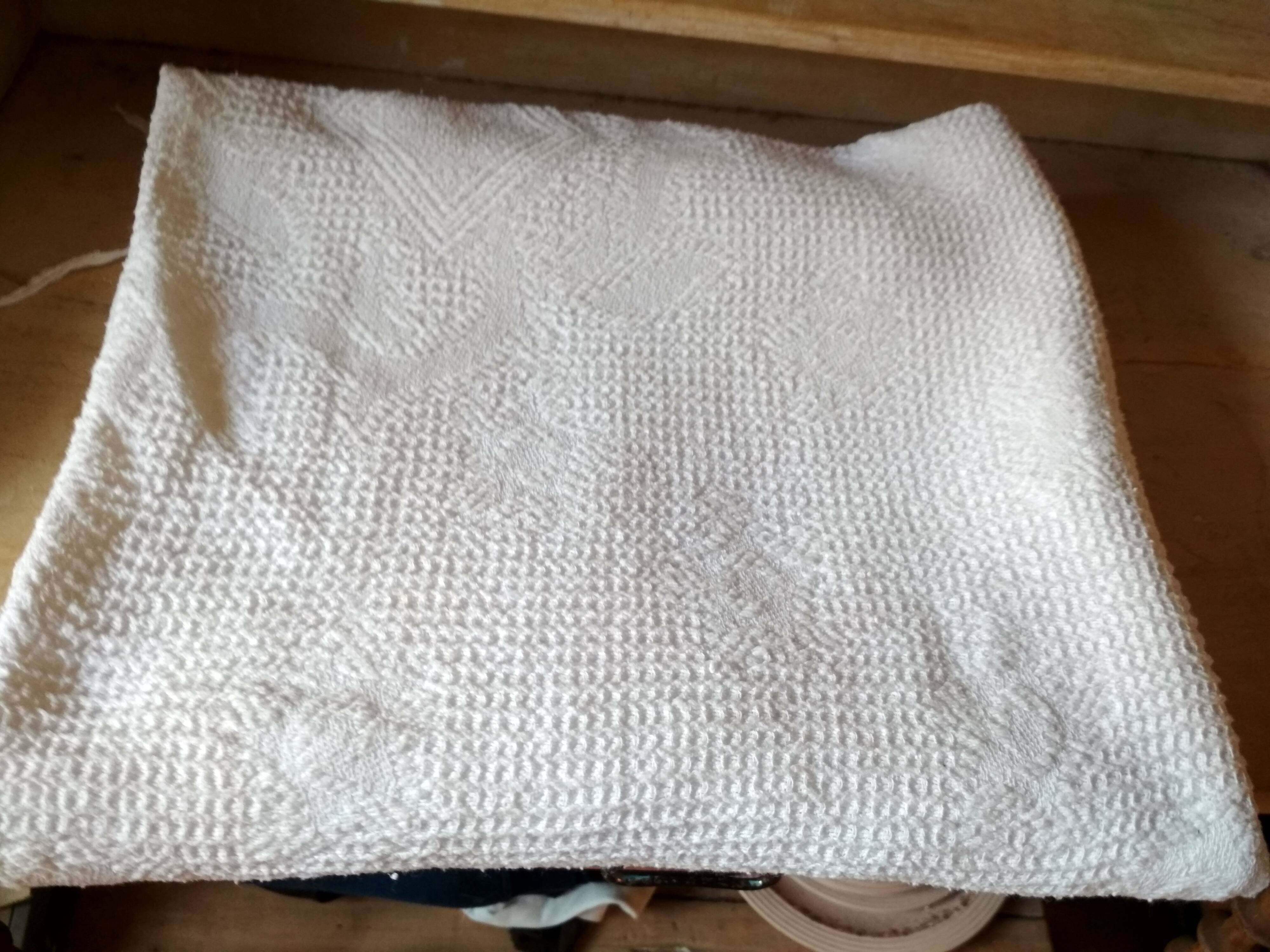 Bedspread in woven white cotton, single bed