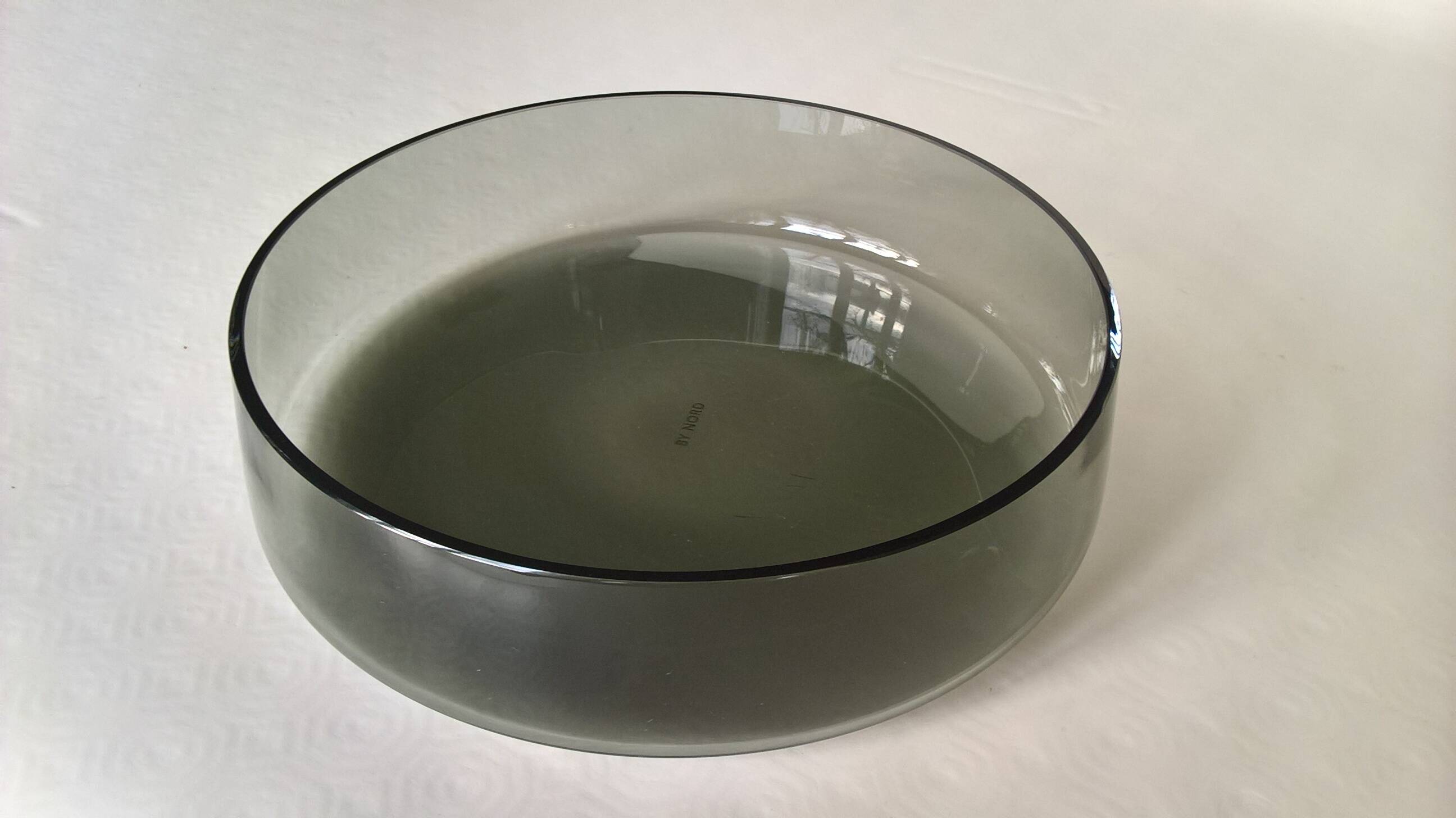 Coupe en verre fumé By Nord Copenhagen