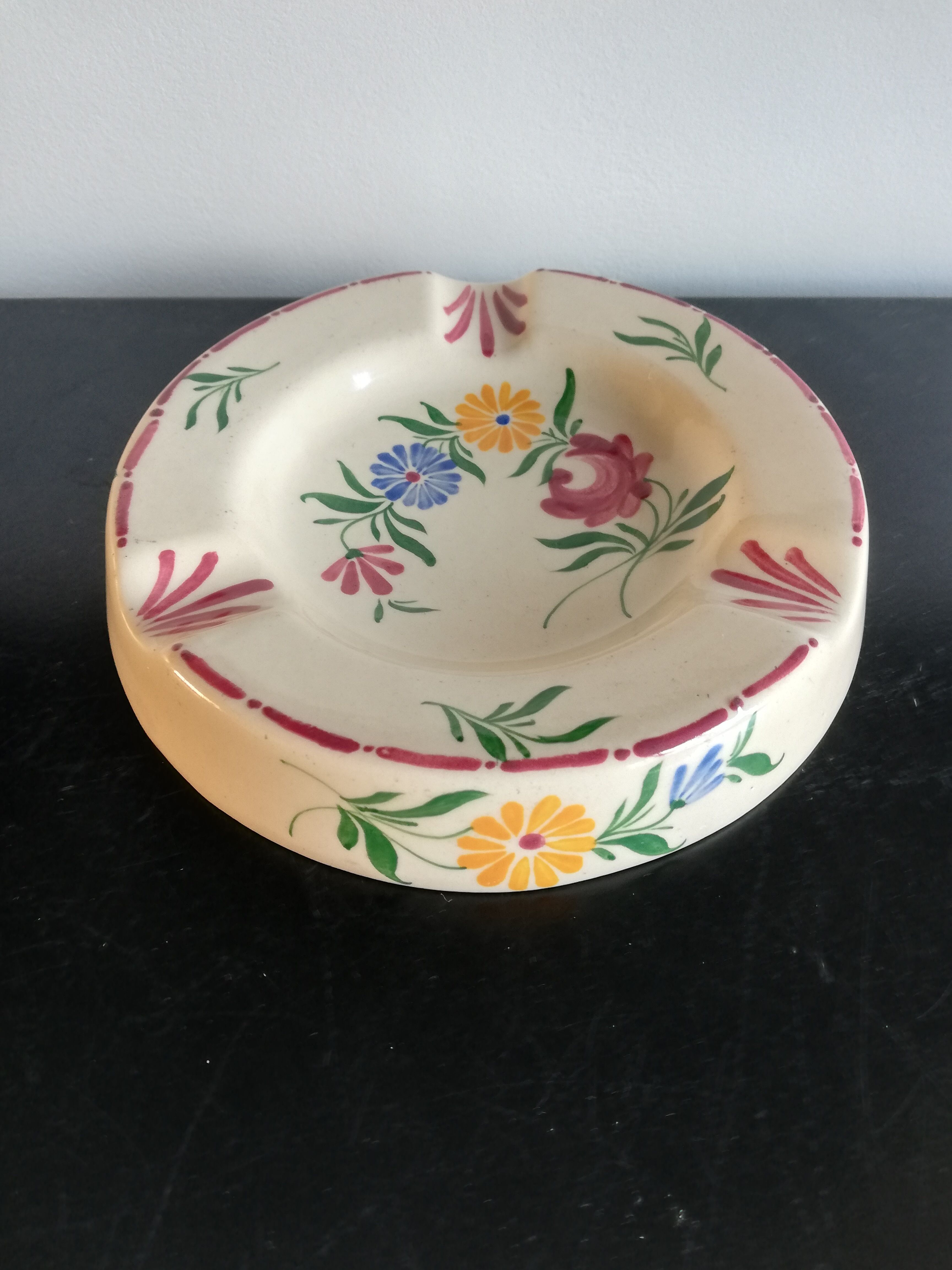 Flowered ashtray in Earthenware Desvres