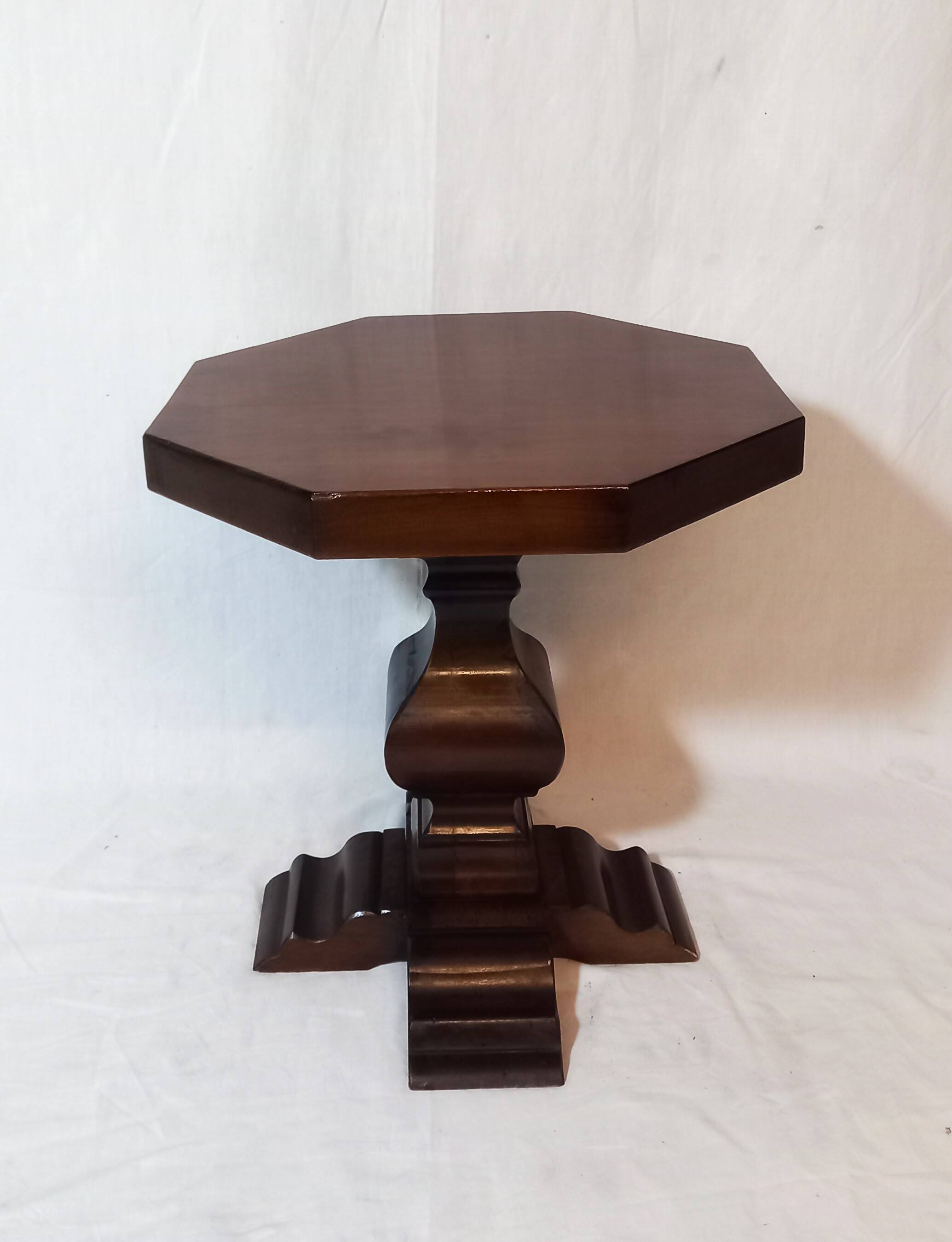 Octagonal Side Table With Baluster Shaft