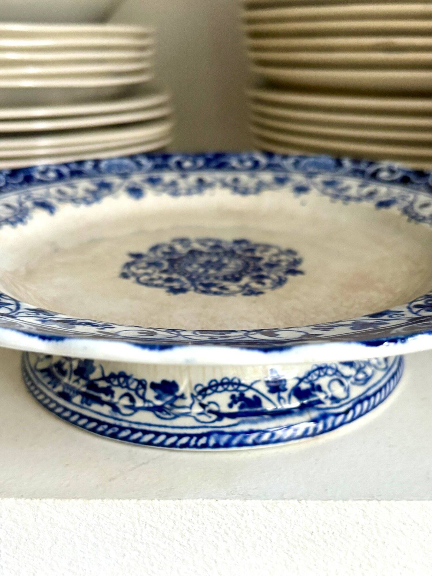 Jules Vieillard Bordeaux ironstone cake plate, "Louis XV" service