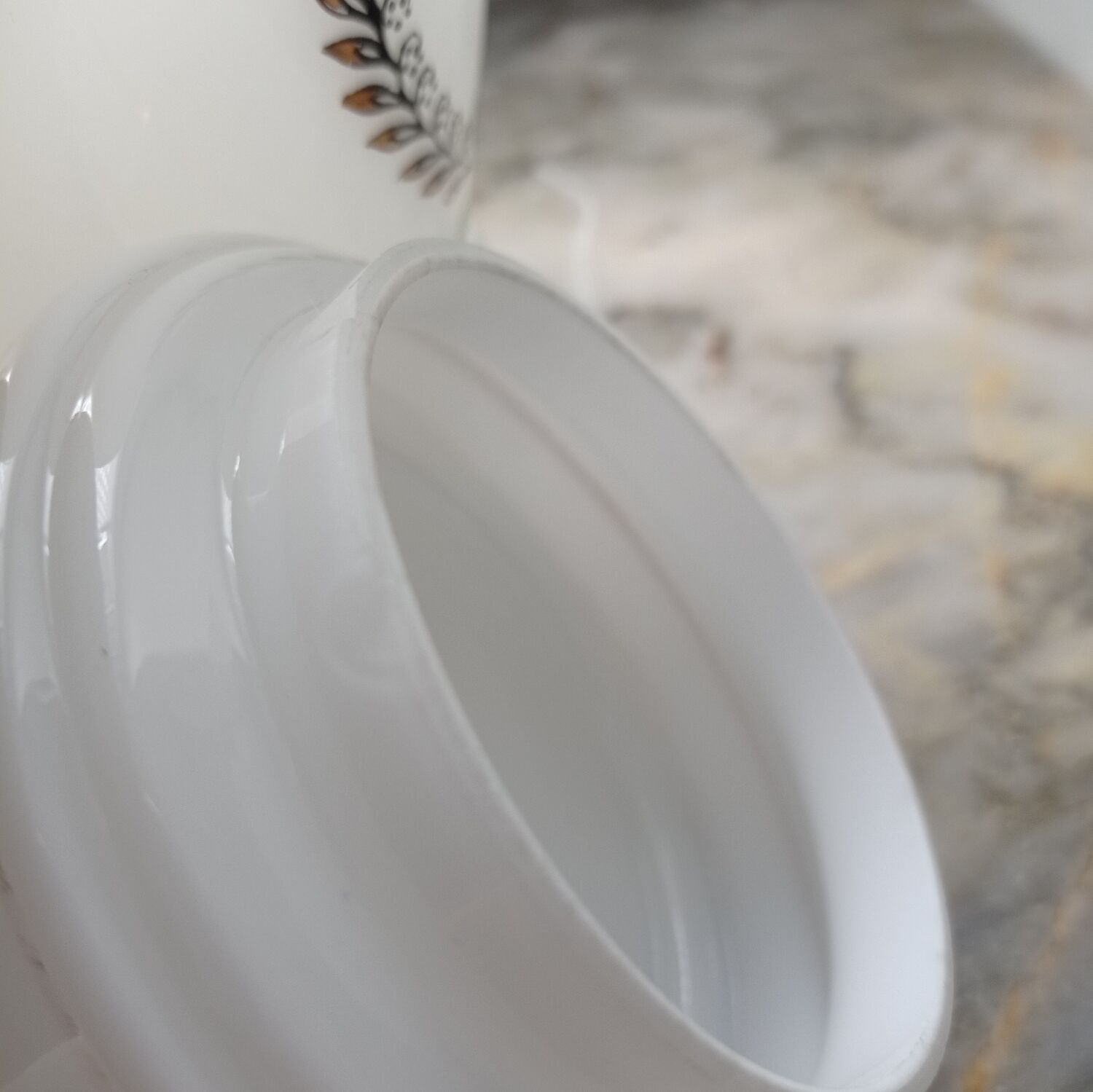 Opaline medicine jar