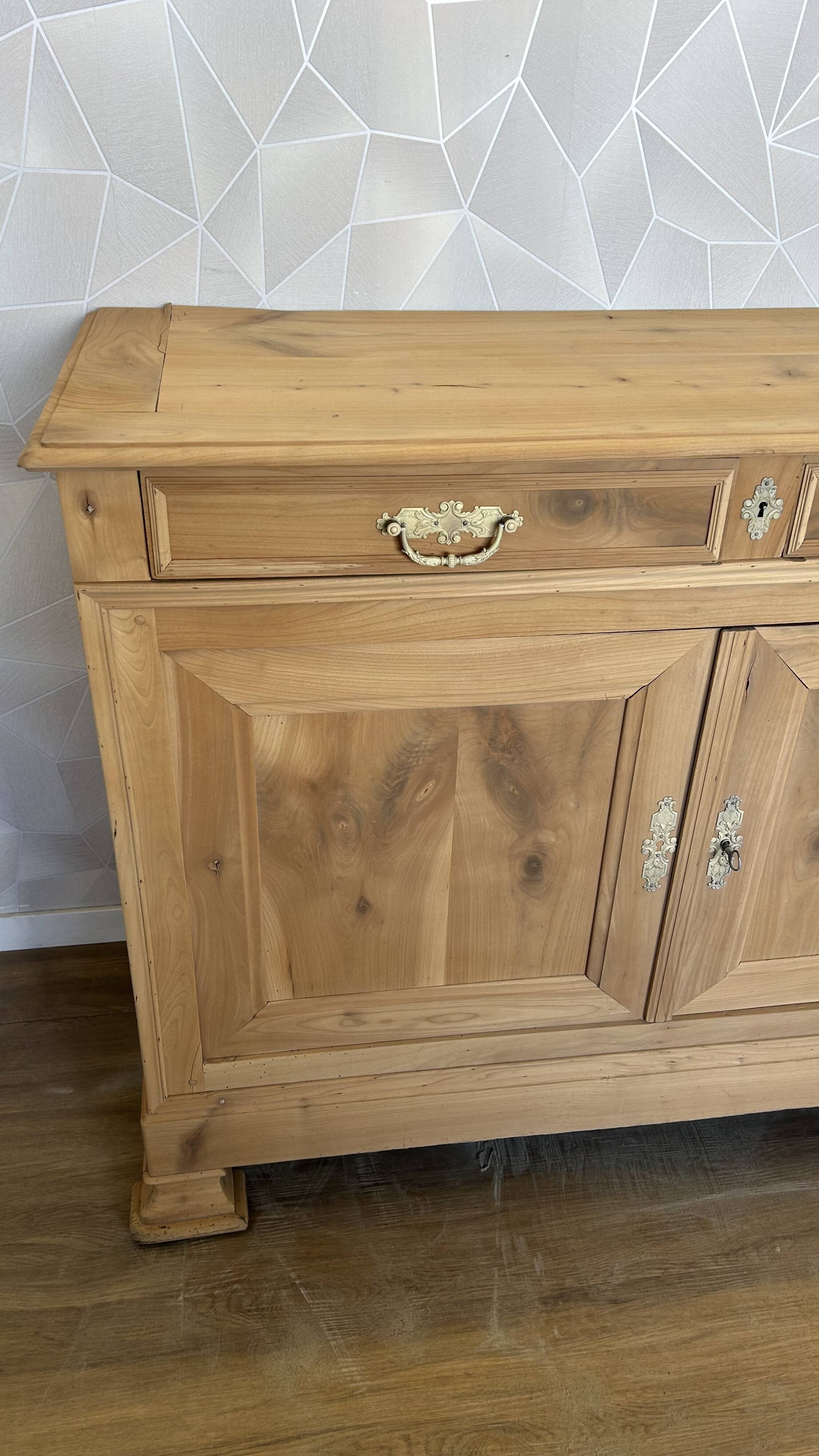 2-door solid wood airbrushed sideboard